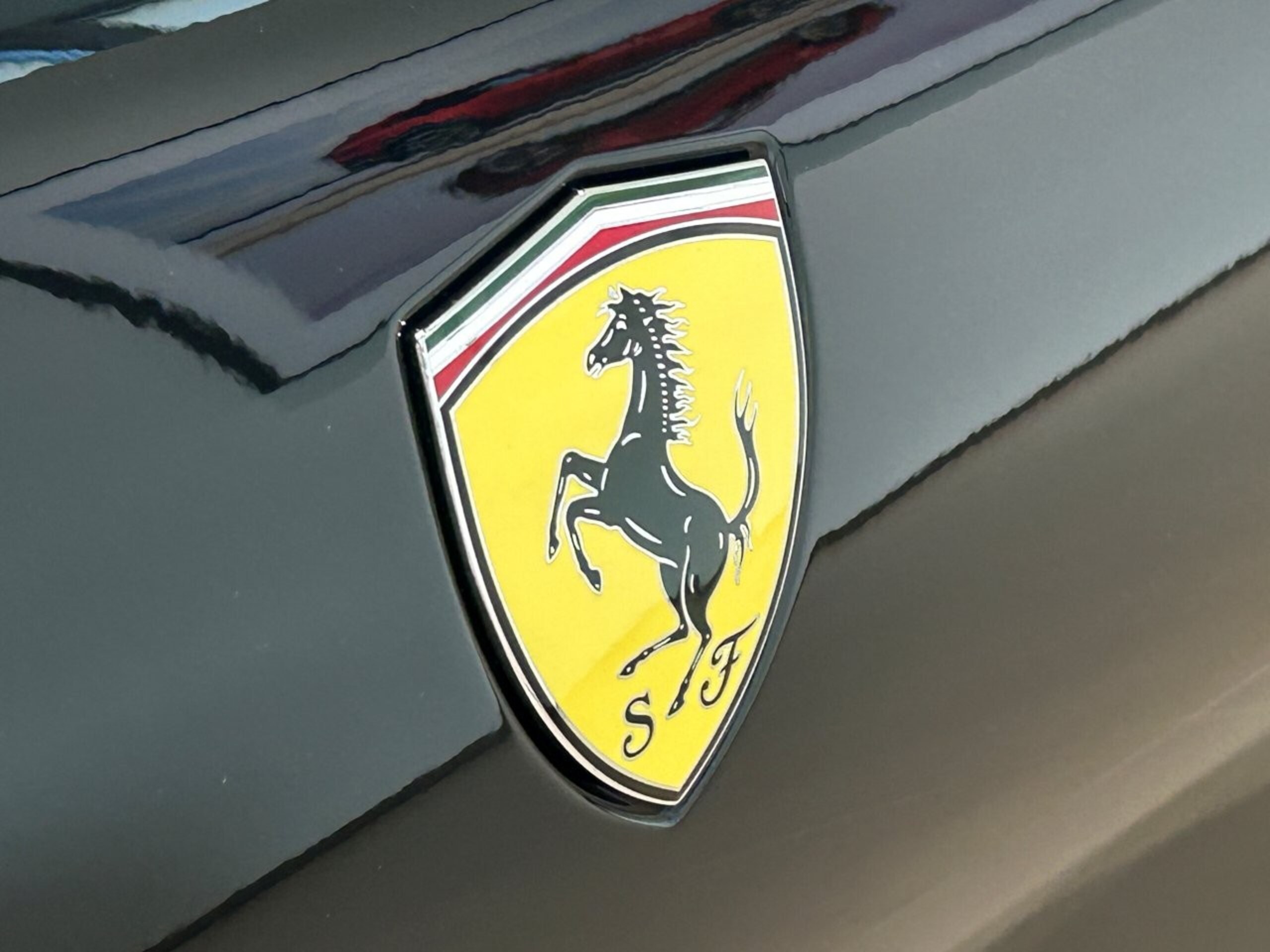 2021 Ferrari 812GTS — Photo 17 / 21