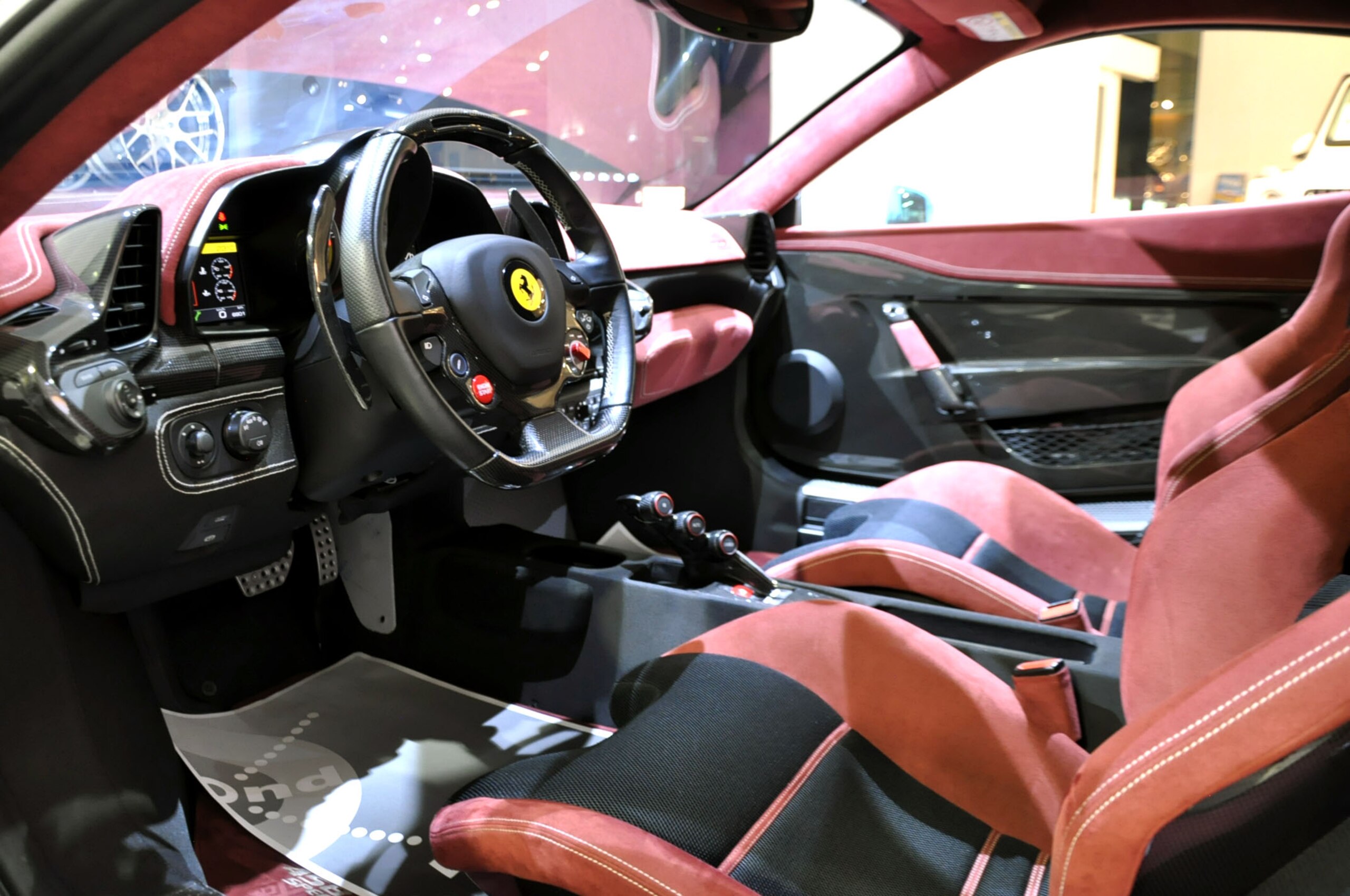 2015 Ferrari 458 Speciale — Photo 8 / 18