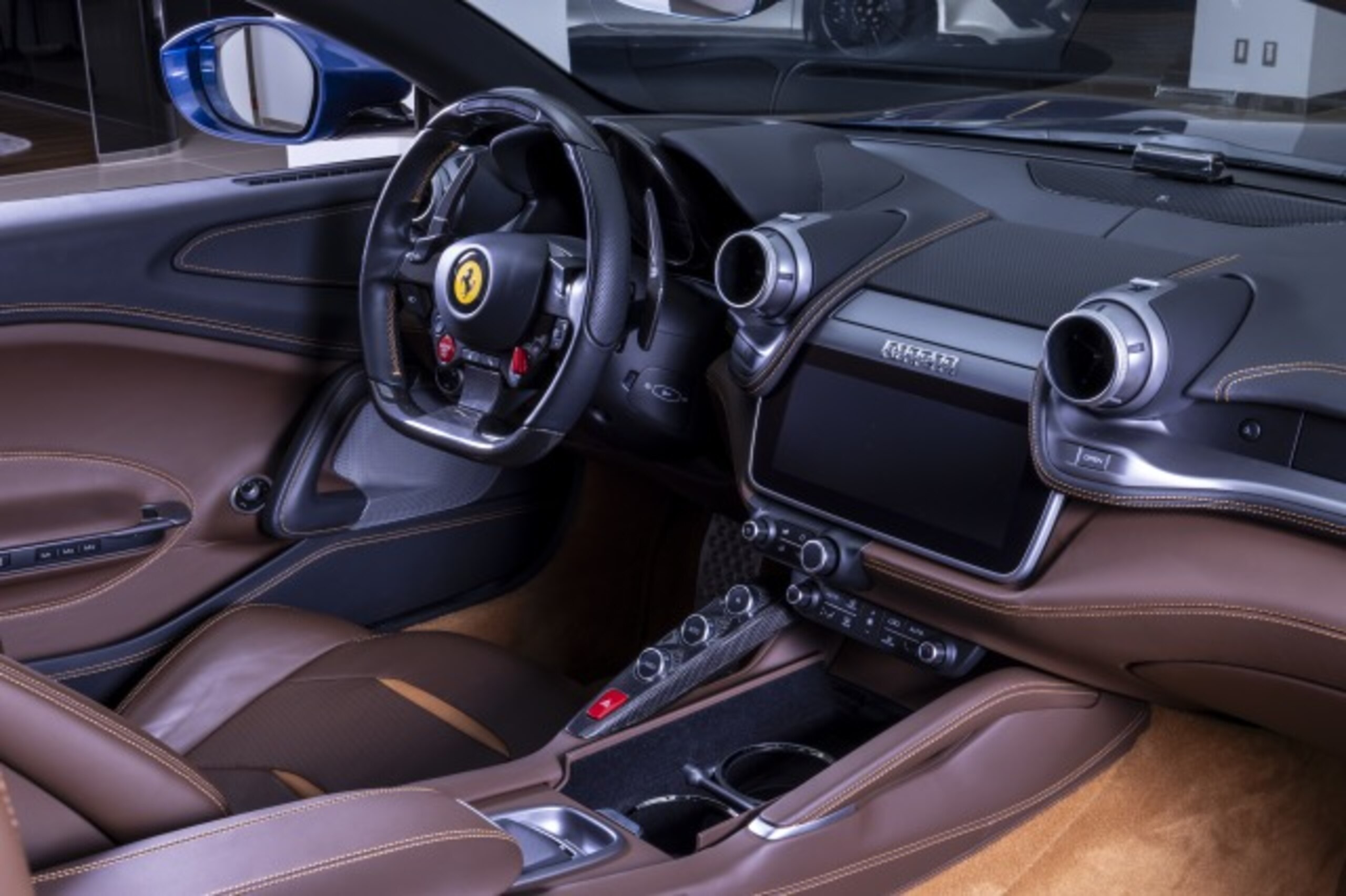 2020 Ferrari GTC4Lusso — Photo 14 / 21