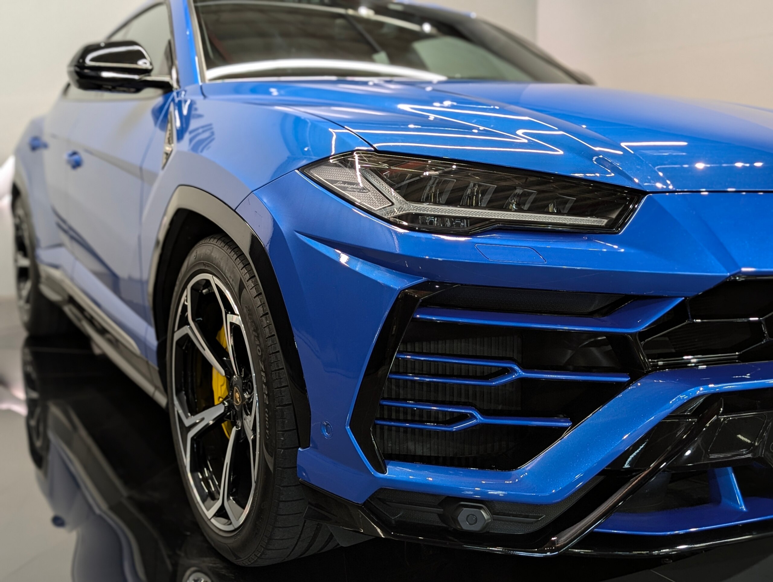 2019 Lamborghini Urus — Photo 17 / 21