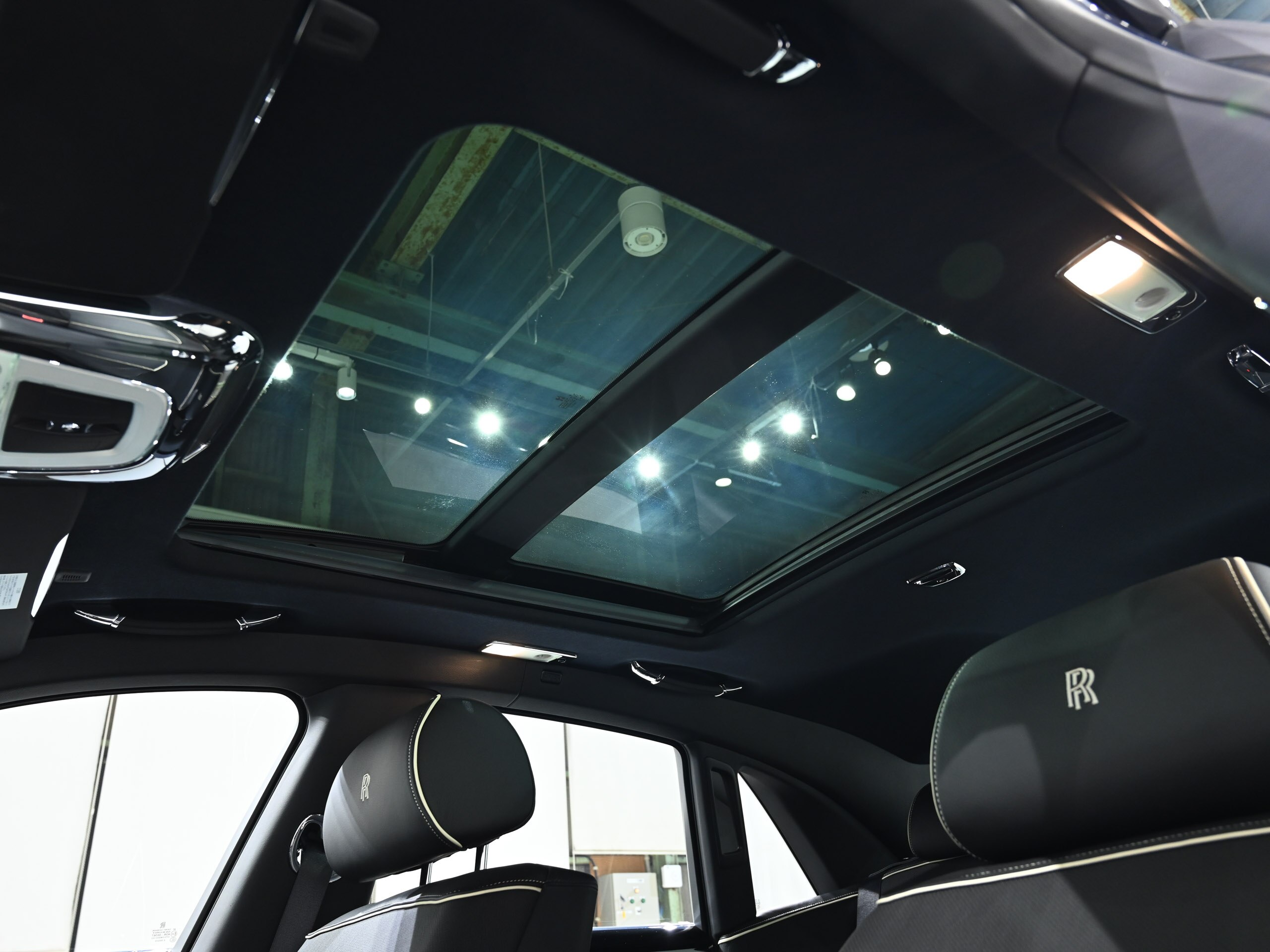 2014 Rolls-Royce Ghost — Photo 11 / 28