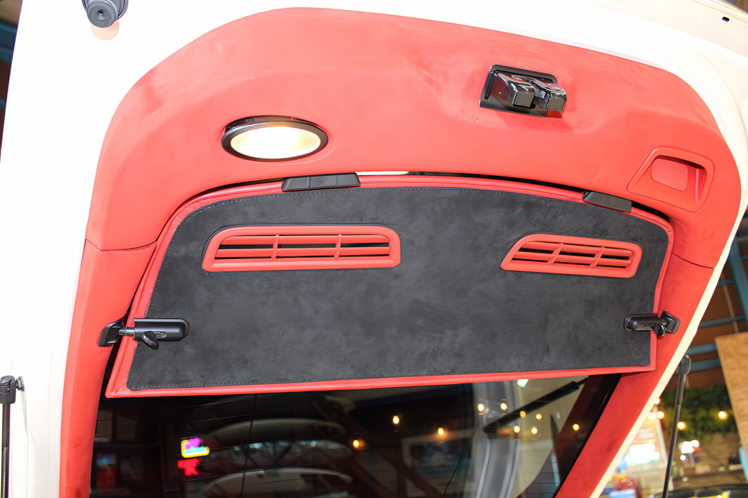 2013 Ferrari F12 Berlinetta — Photo 42 / 48