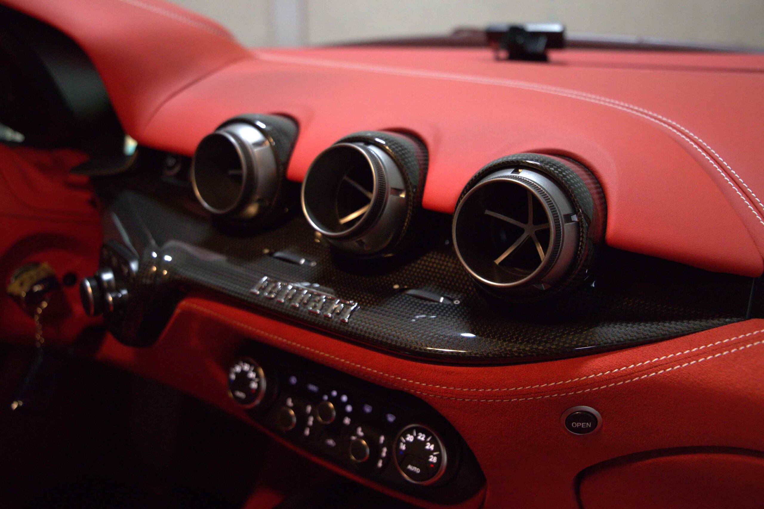 2015 Ferrari F12 Berlinetta — Photo 7 / 18