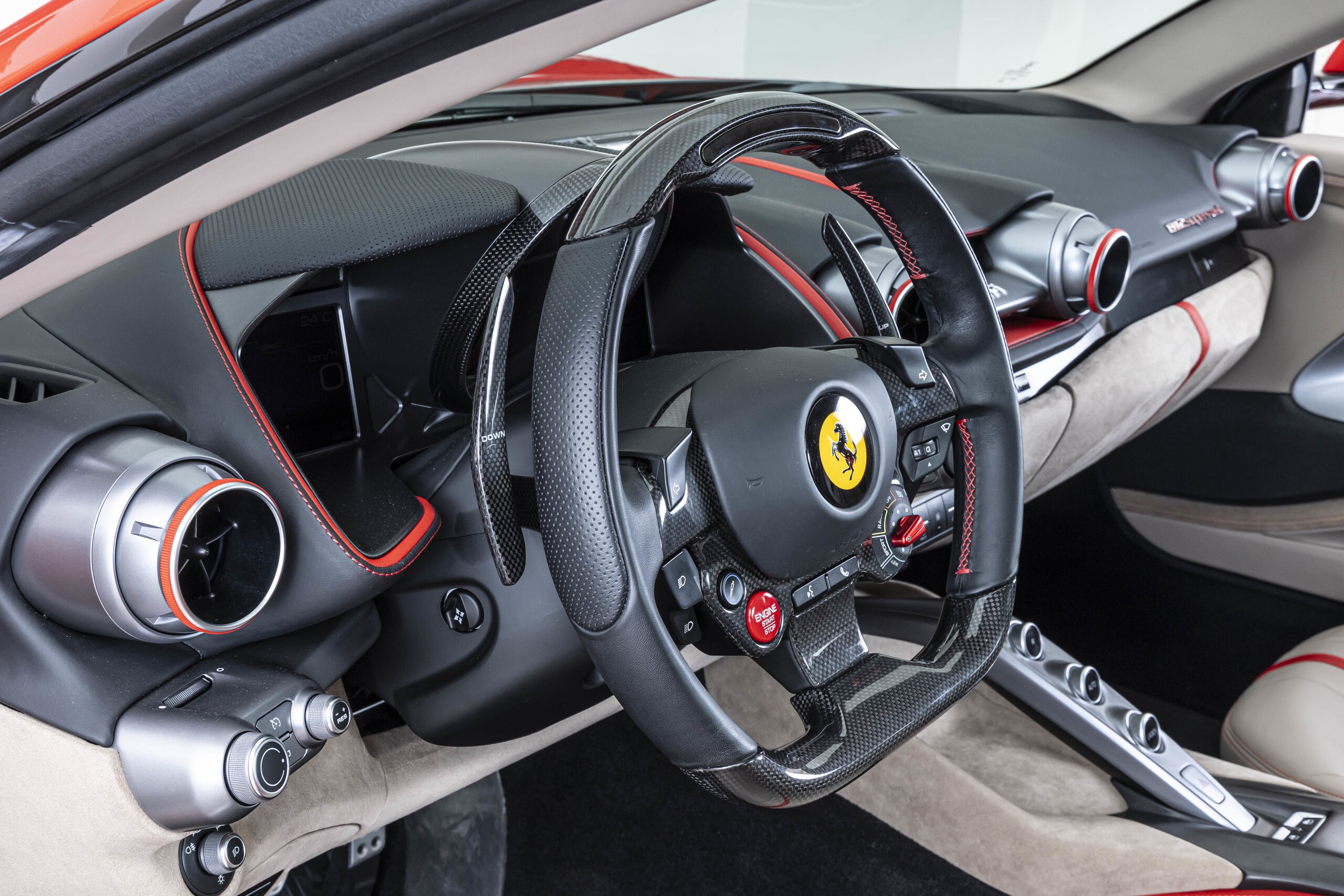 2018 Ferrari 812 Superfast — Photo 10 / 30