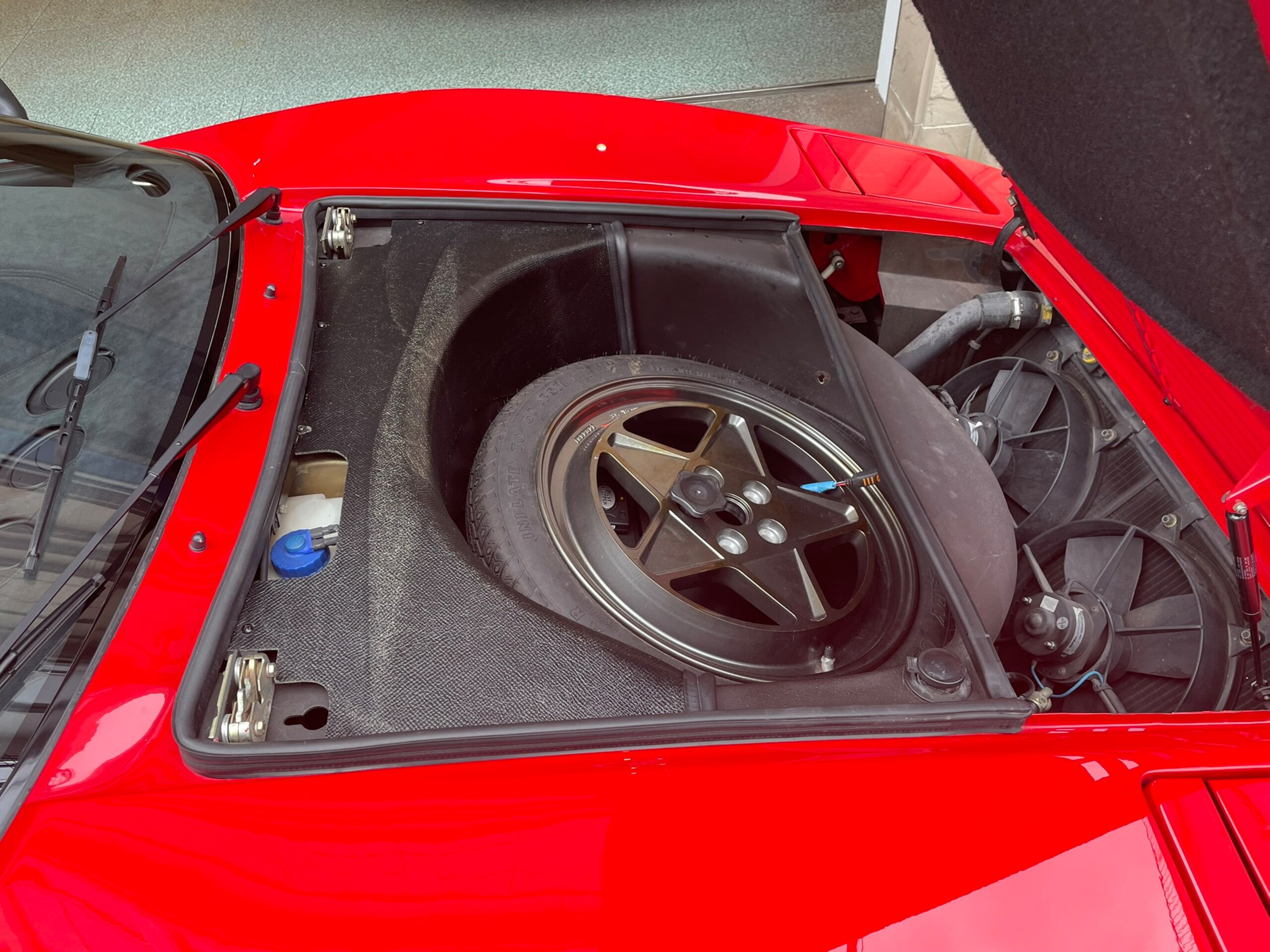 1989 Ferrari GTB Turbo — Photo 6 / 8