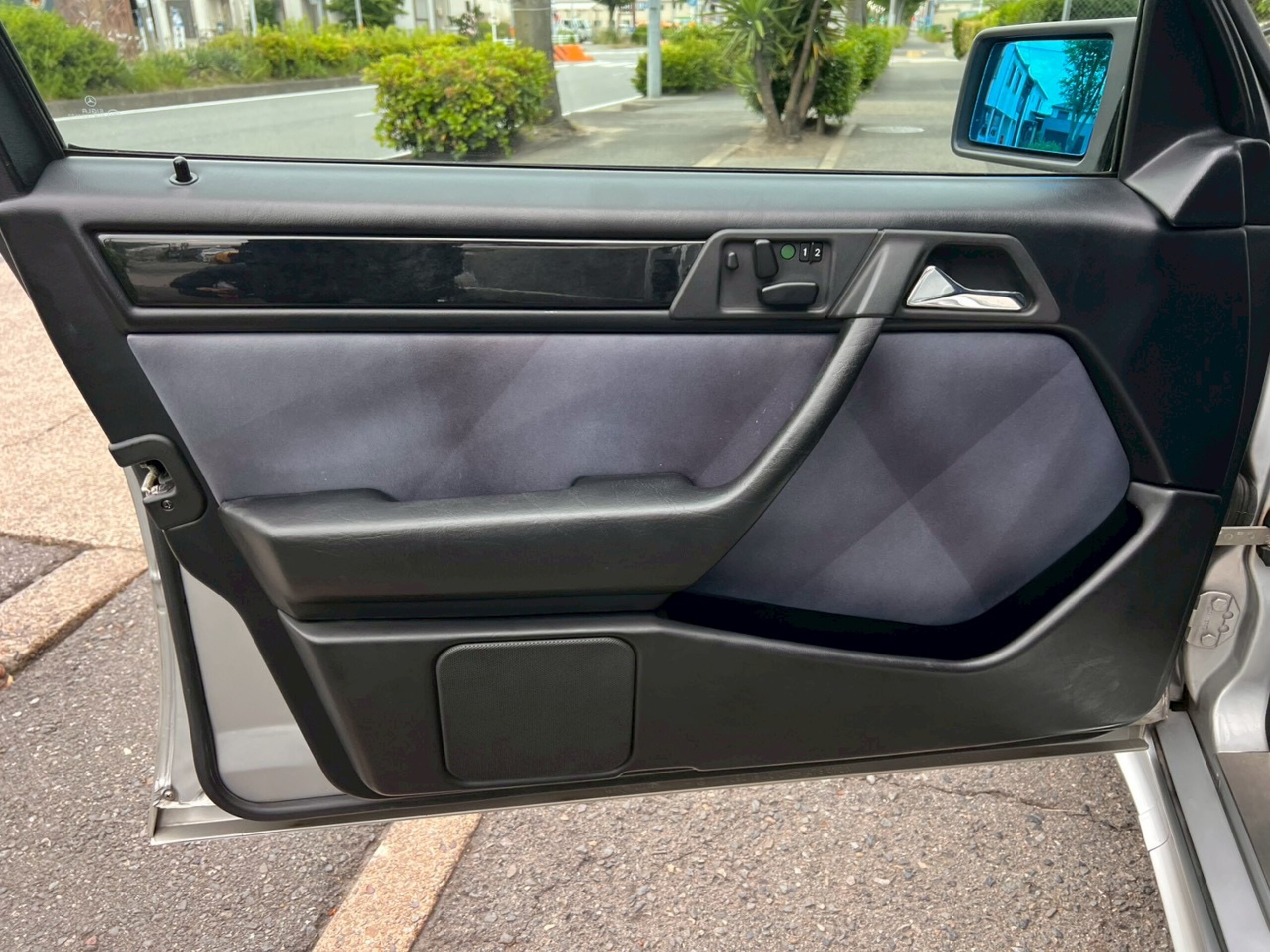 1995 Mercedes Benz E60 AMG — Photo 40 / 74