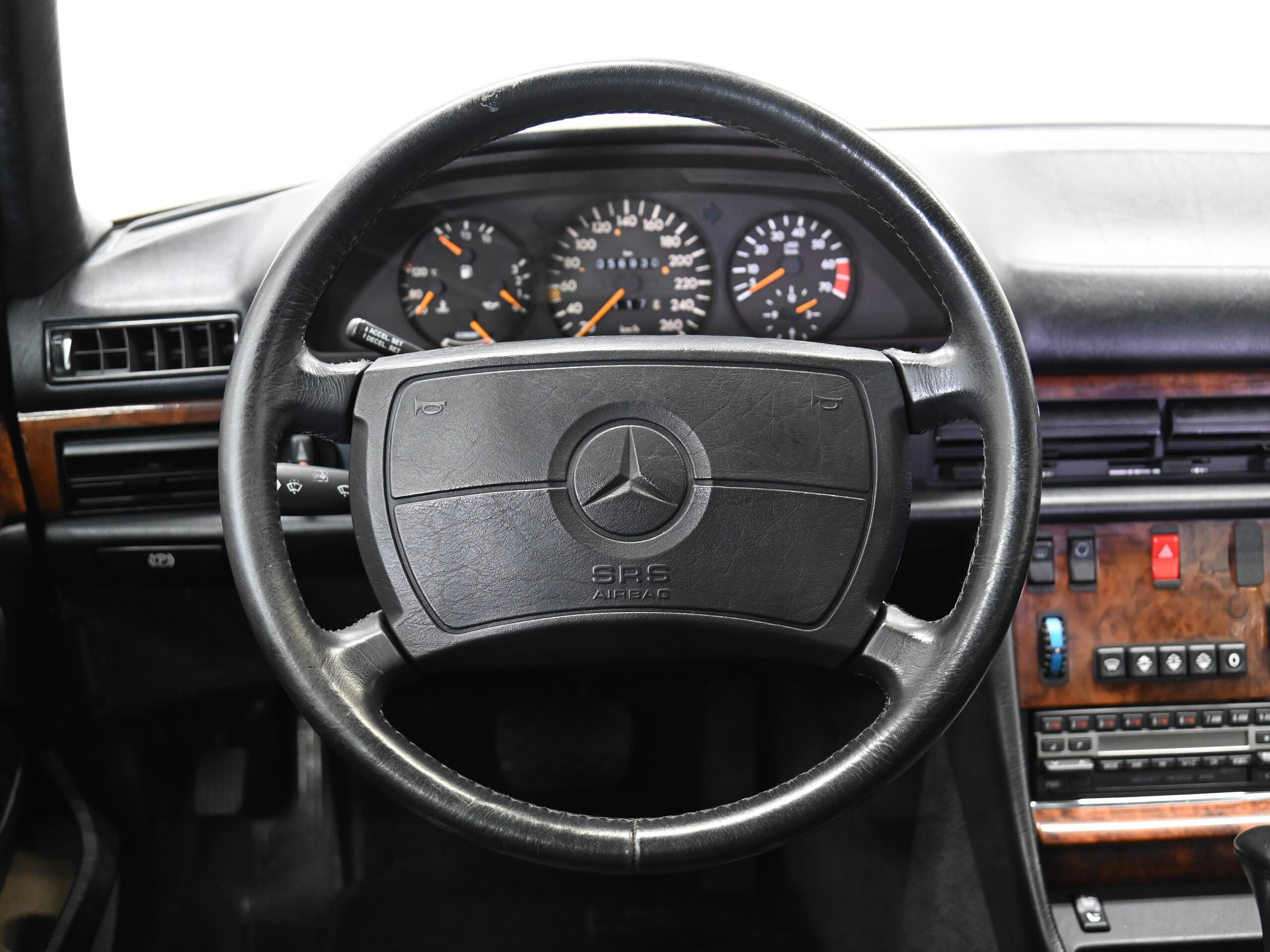 1991 Mercedes Benz 560SEC — Photo 12 / 21