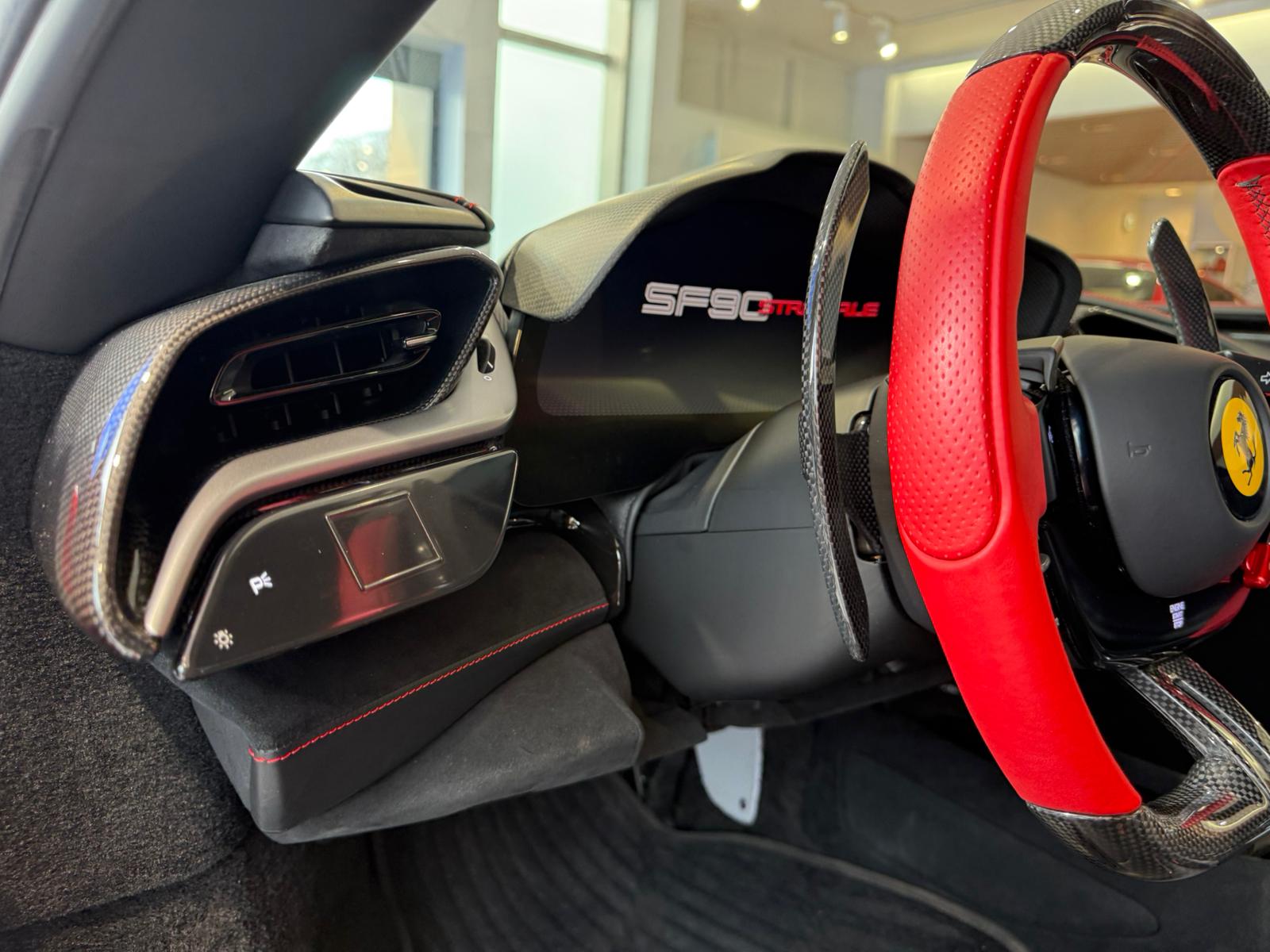 2021 Ferrari SF90 Stradale — Photo 12 / 16