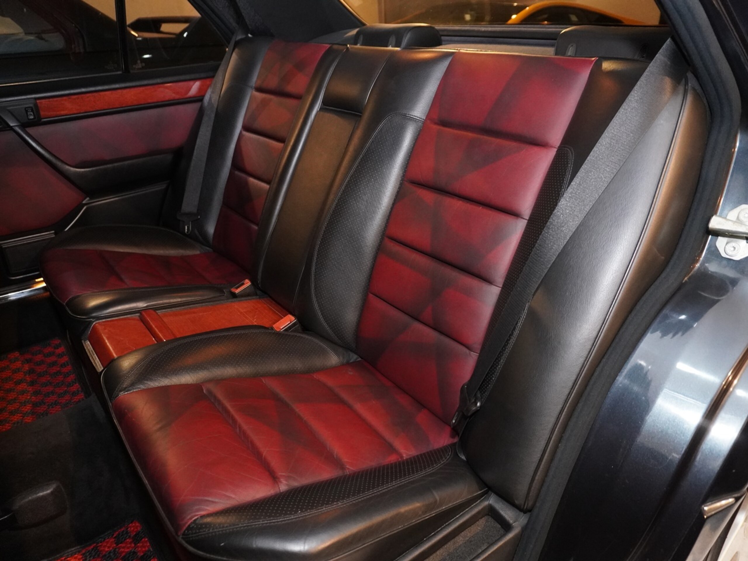1994 Mercedes Benz E500 Limited — Photo 14 / 18