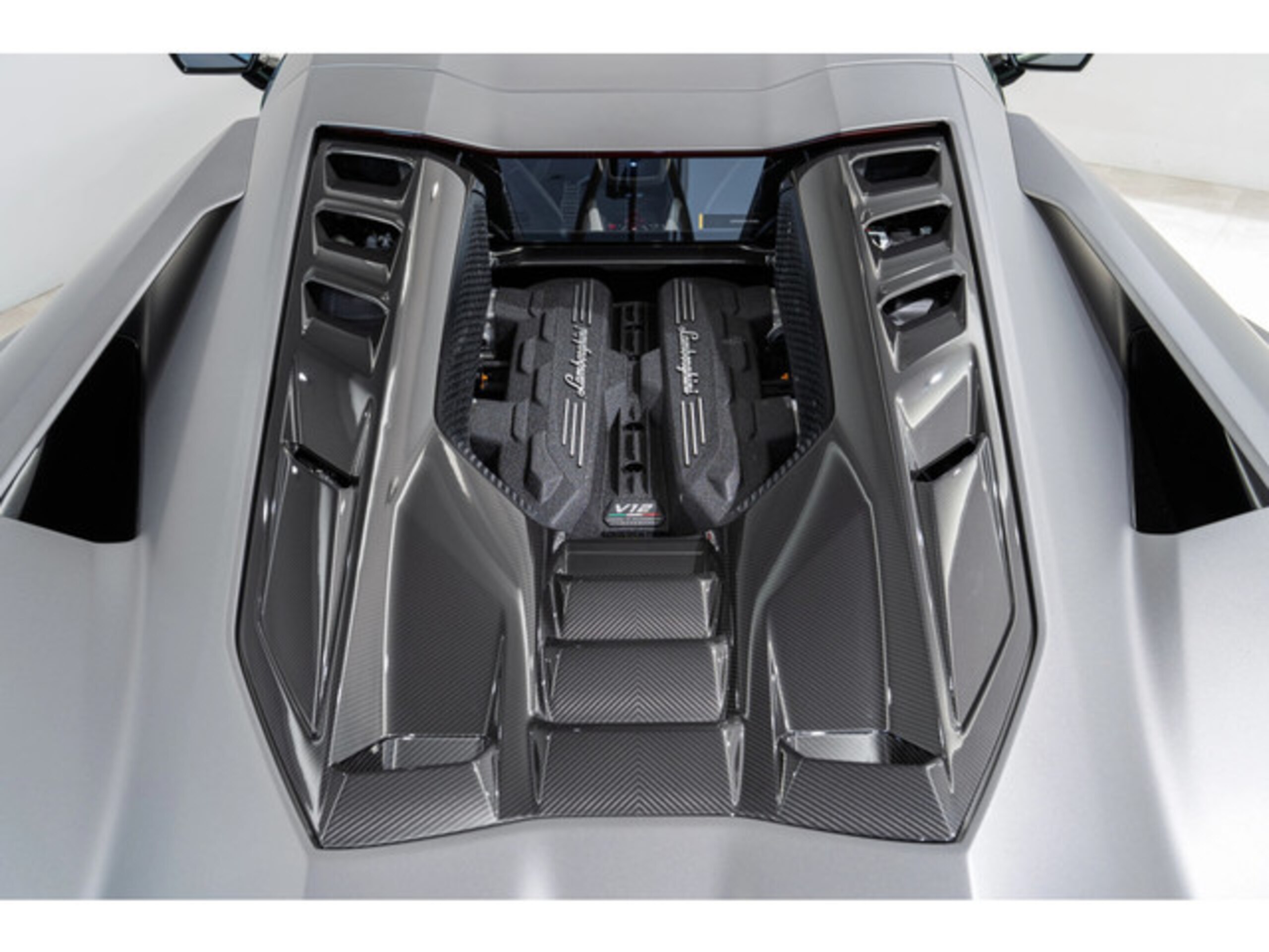 2024 Lamborghini Revuelto — Photo 14 / 31