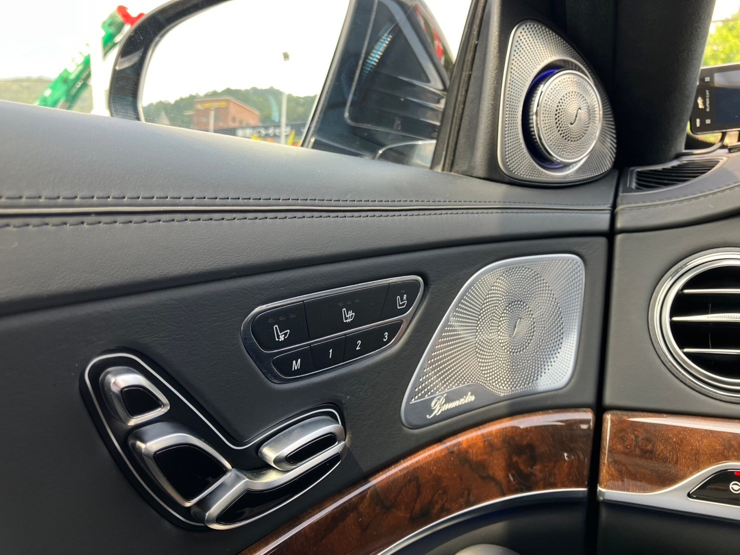 2013 Mercedes Benz S63 AMG 4Matic Long — Photo 9 / 22
