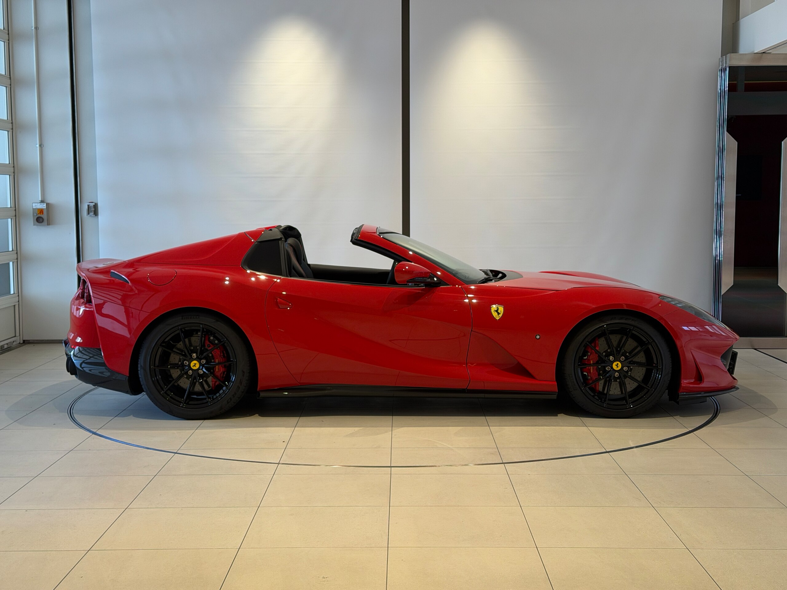 2021 Ferrari 812GTS — Photo 6 / 22