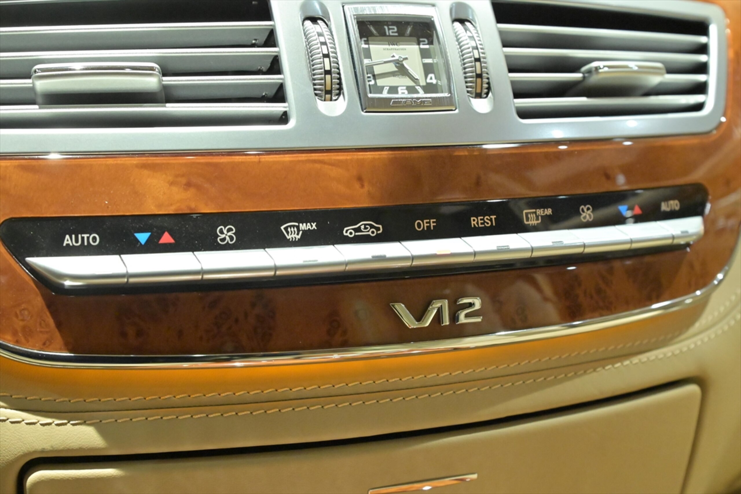 2010 Mercedes Benz S65 AMG Long — Photo 12 / 16