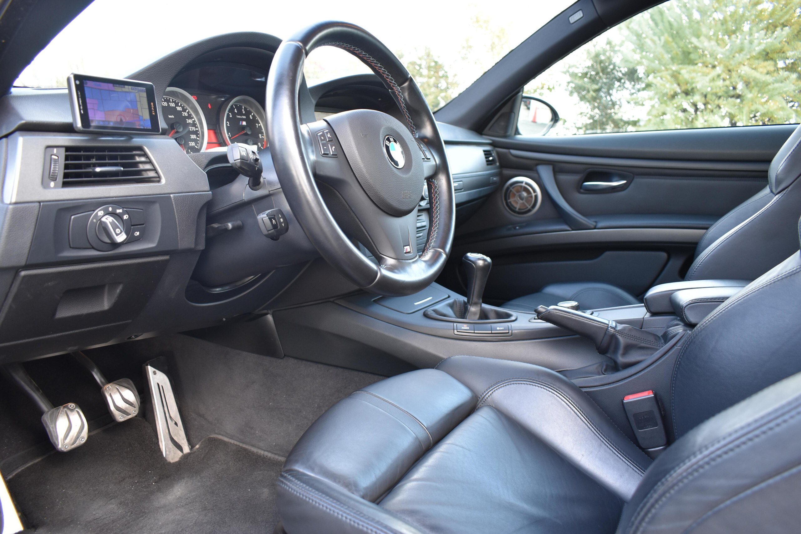 2011 BMW M3 Coupe — Photo 12 / 17