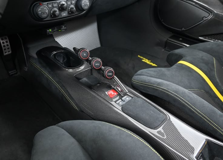 2020 Ferrari 488 Pista — Photo 7 / 22
