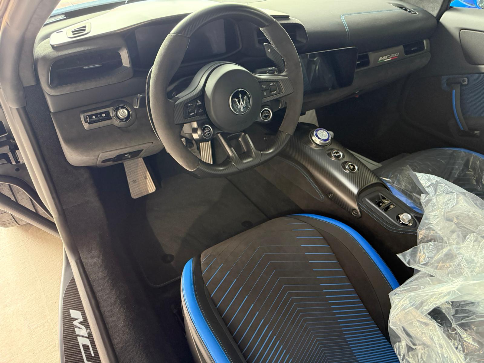 2022 Maserati MC20 — Photo 8 / 12