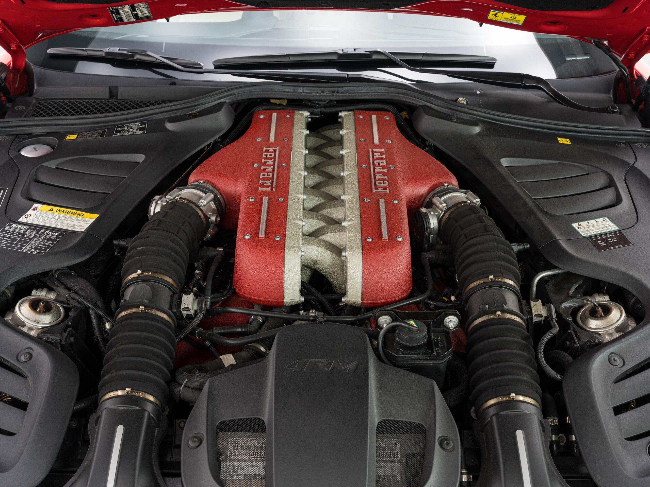 2020 Ferrari GTC4Lusso — Photo 27 / 29