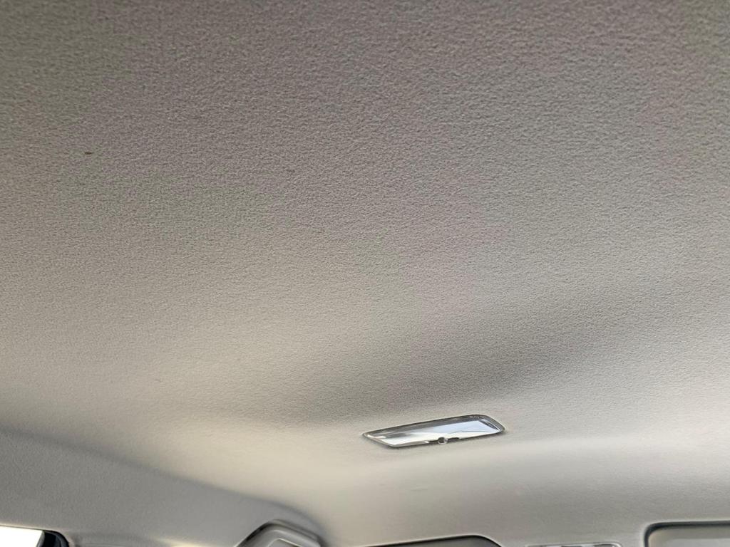 2019 Toyota Vitz — Photo 18 / 21