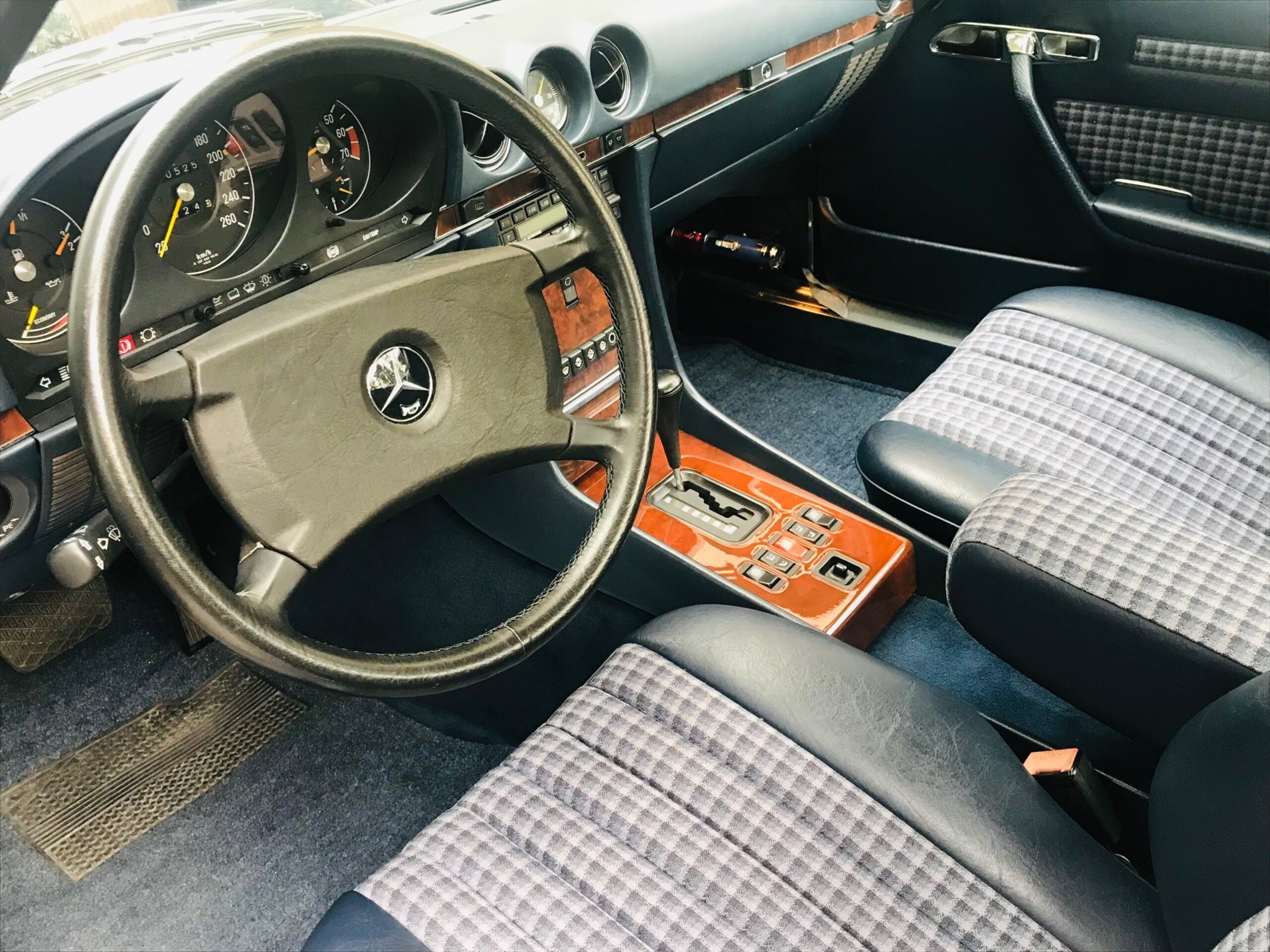 1987 Mercedes Benz SL560 — Photo 9 / 16