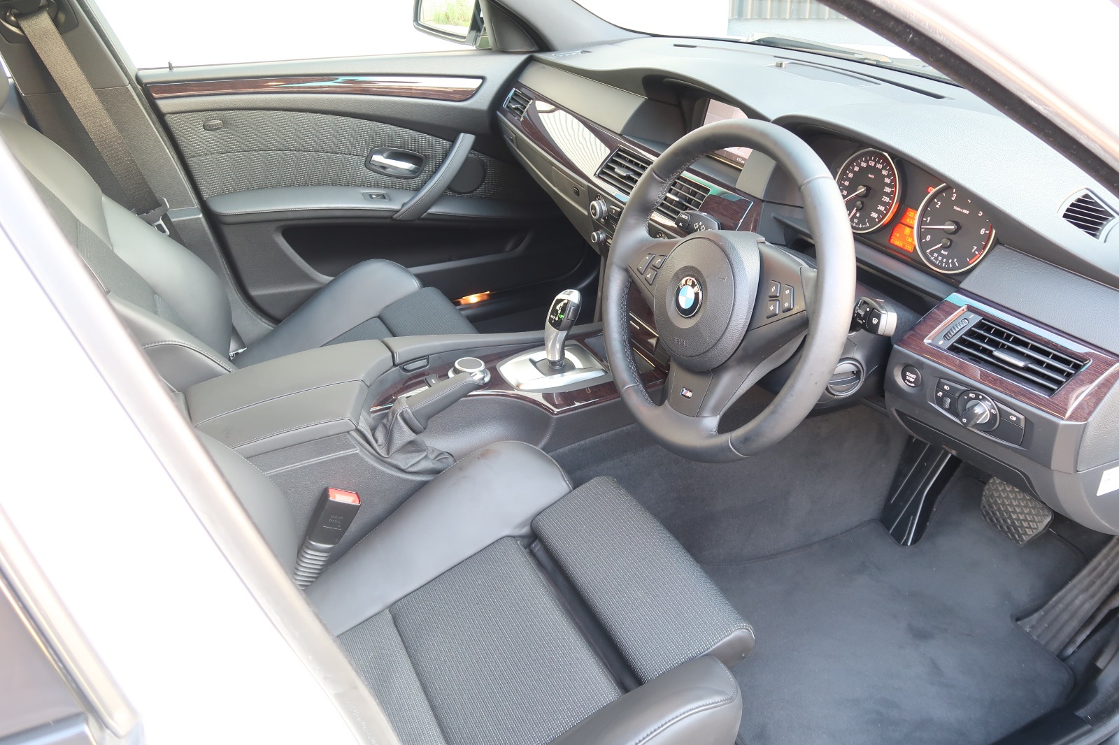 2008 BMW 525i M Sport — Photo 13 / 24