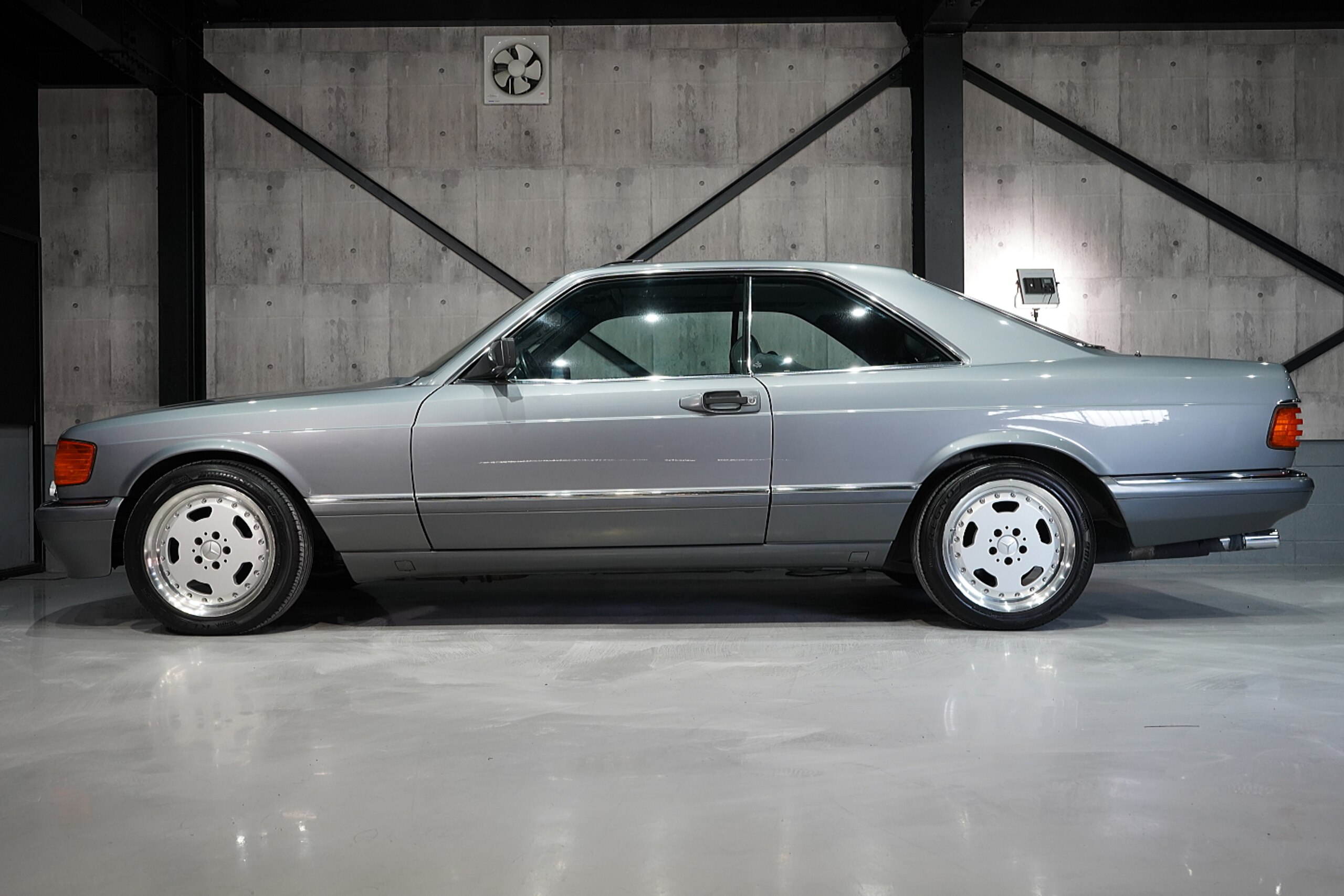 1989 Mercedes Benz 560SEC — Photo 6 / 23