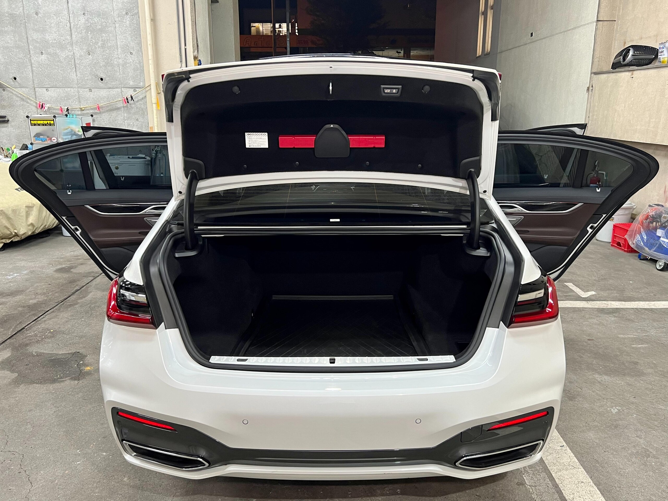 2020 BMW 750i xDrive M Sport — Photo 19 / 19