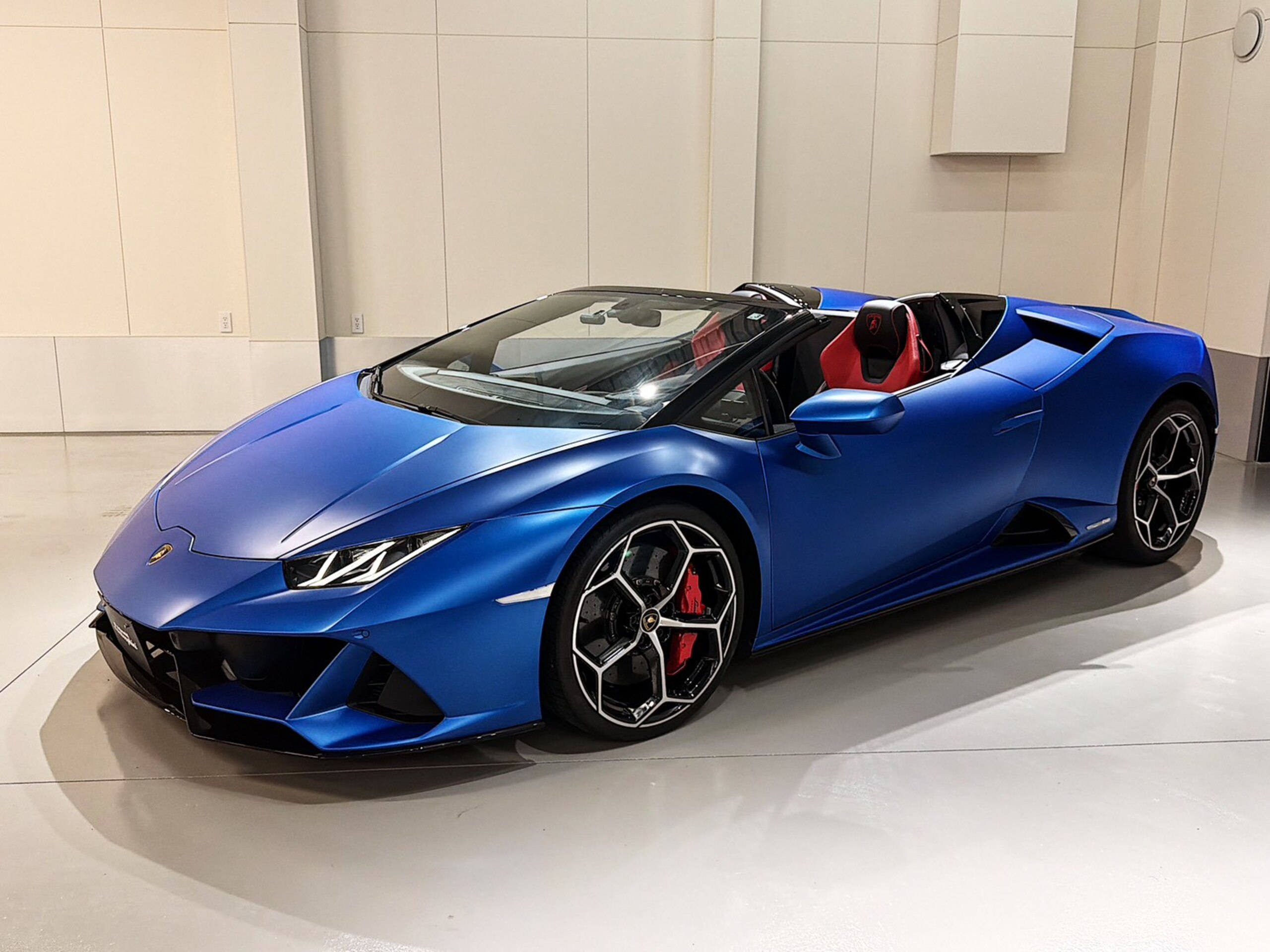 2021 Lamborghini Huracán EVO Spyder 20-inch Aesir Diamond Cut wheels for sale in Japan
