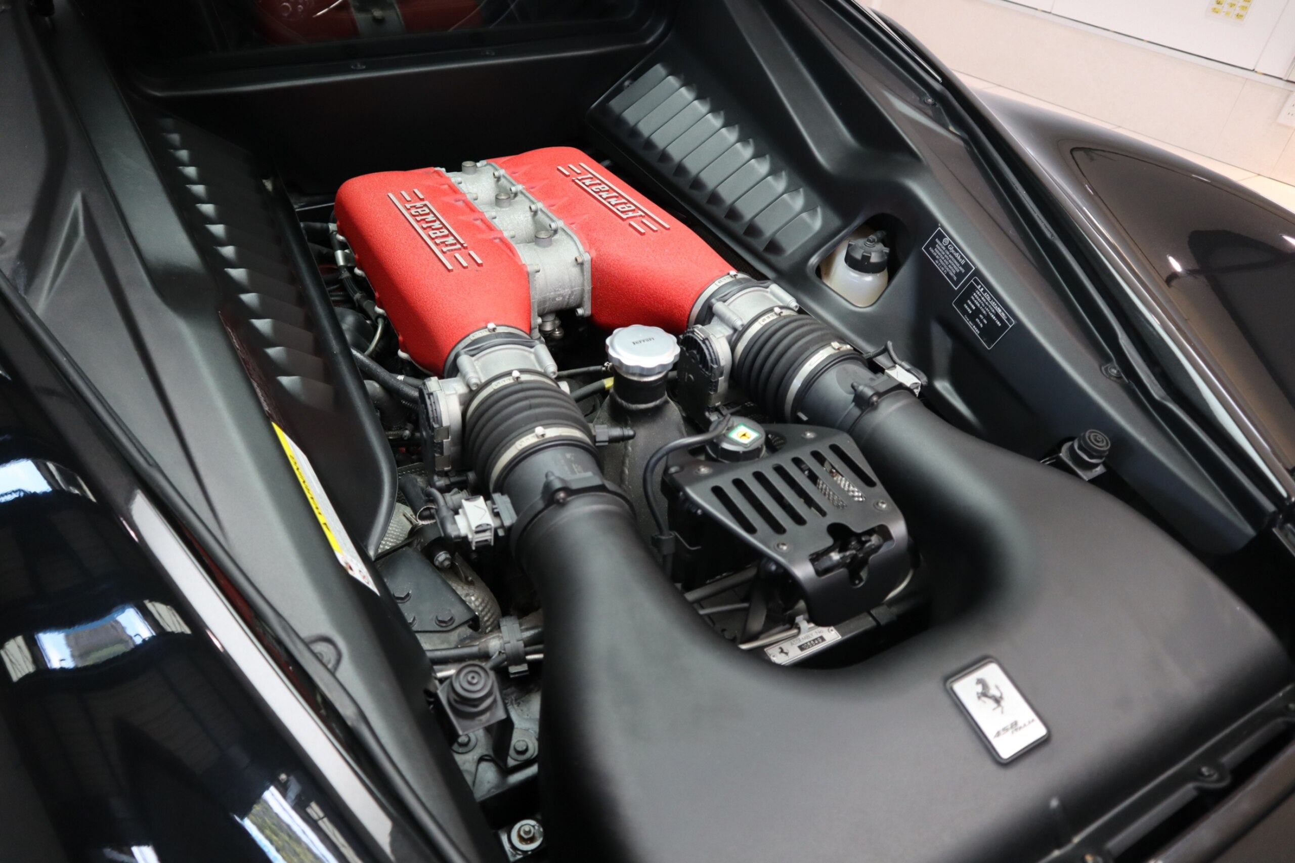 2012 Ferrari 458 Italia F1 DCT — Photo 17 / 18