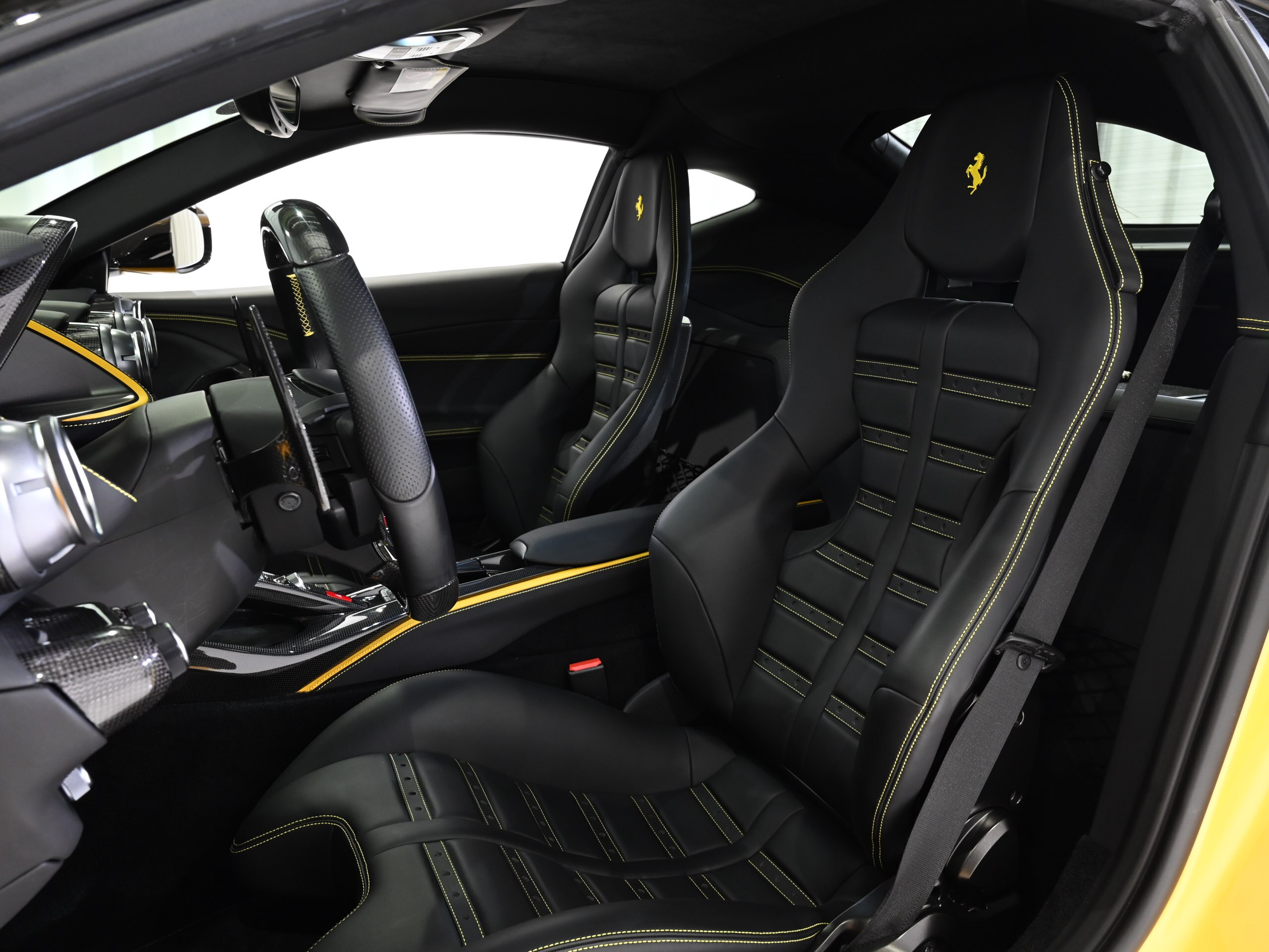 2019 Ferrari 812 Superfast — Photo 10 / 24