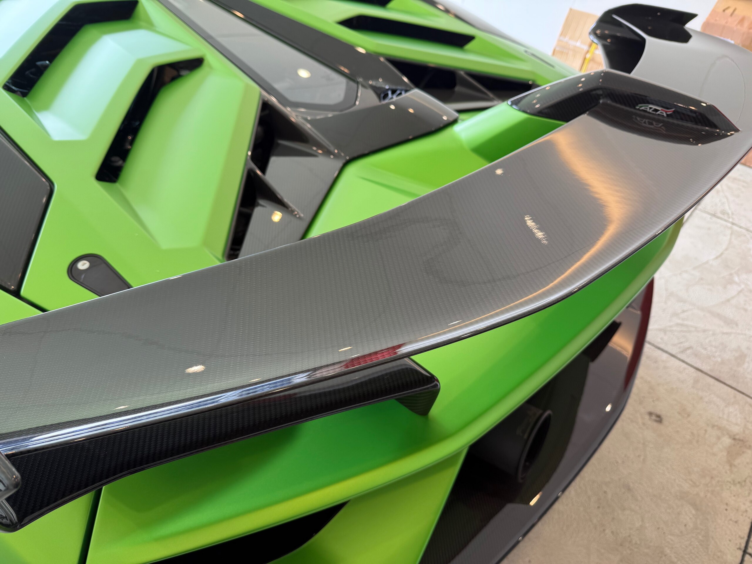 2019 Lamborghini Aventador SVJ — Photo 17 / 22