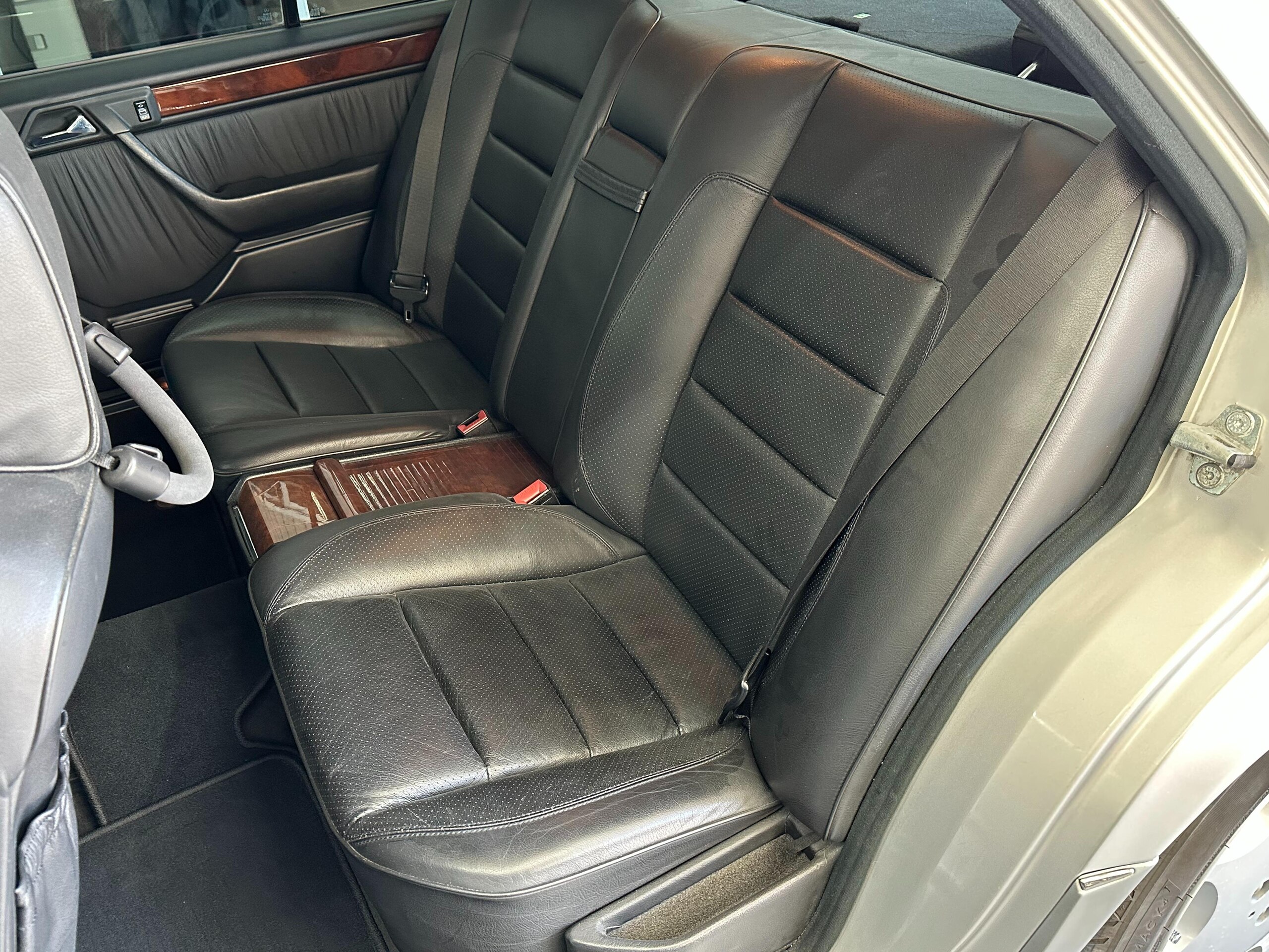1993 Mercedes Benz 500E — Photo 17 / 22
