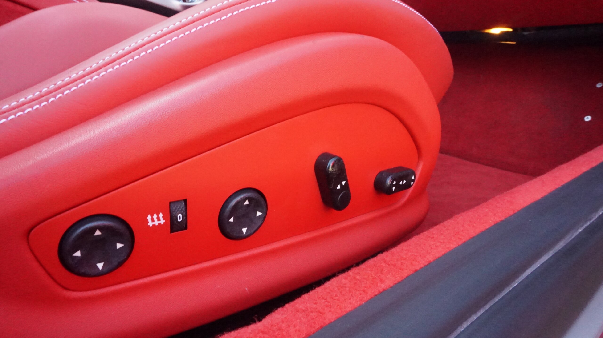 2013 Ferrari California 30 — Photo 16 / 19