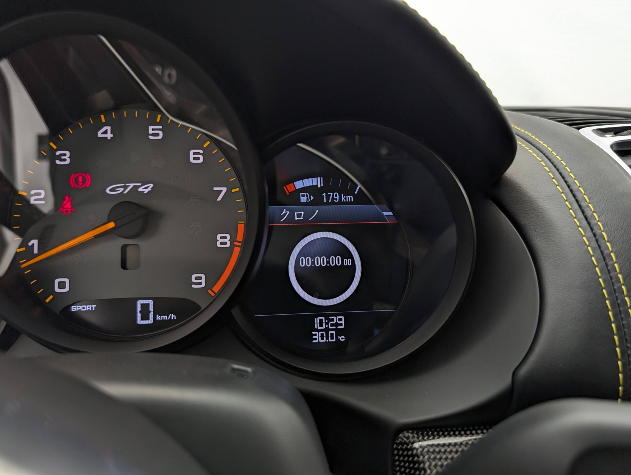 2016 Porsche Cayman GT4 — Photo 20 / 38