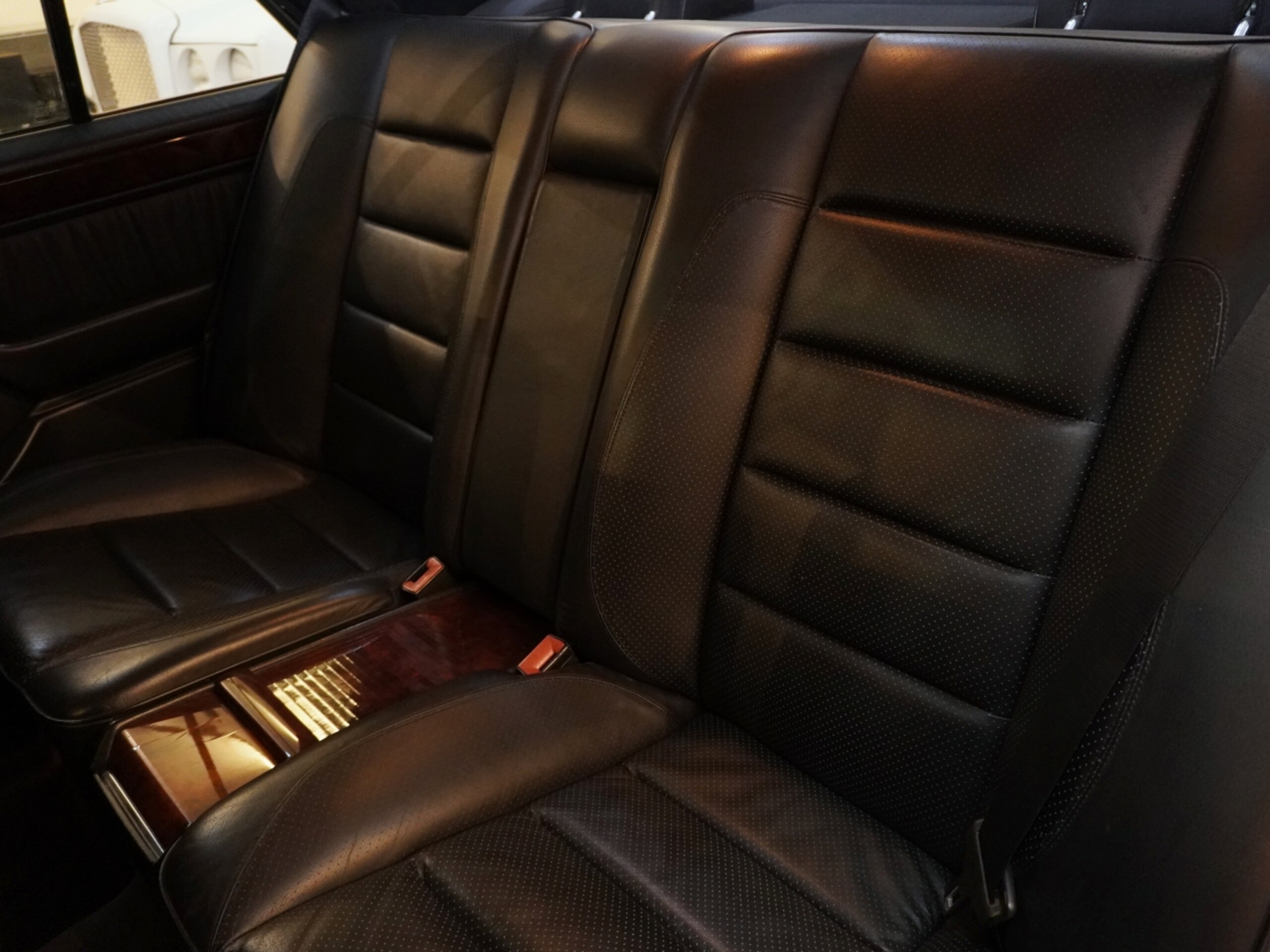 1994 Mercedes Benz E60 AMG — Photo 15 / 24