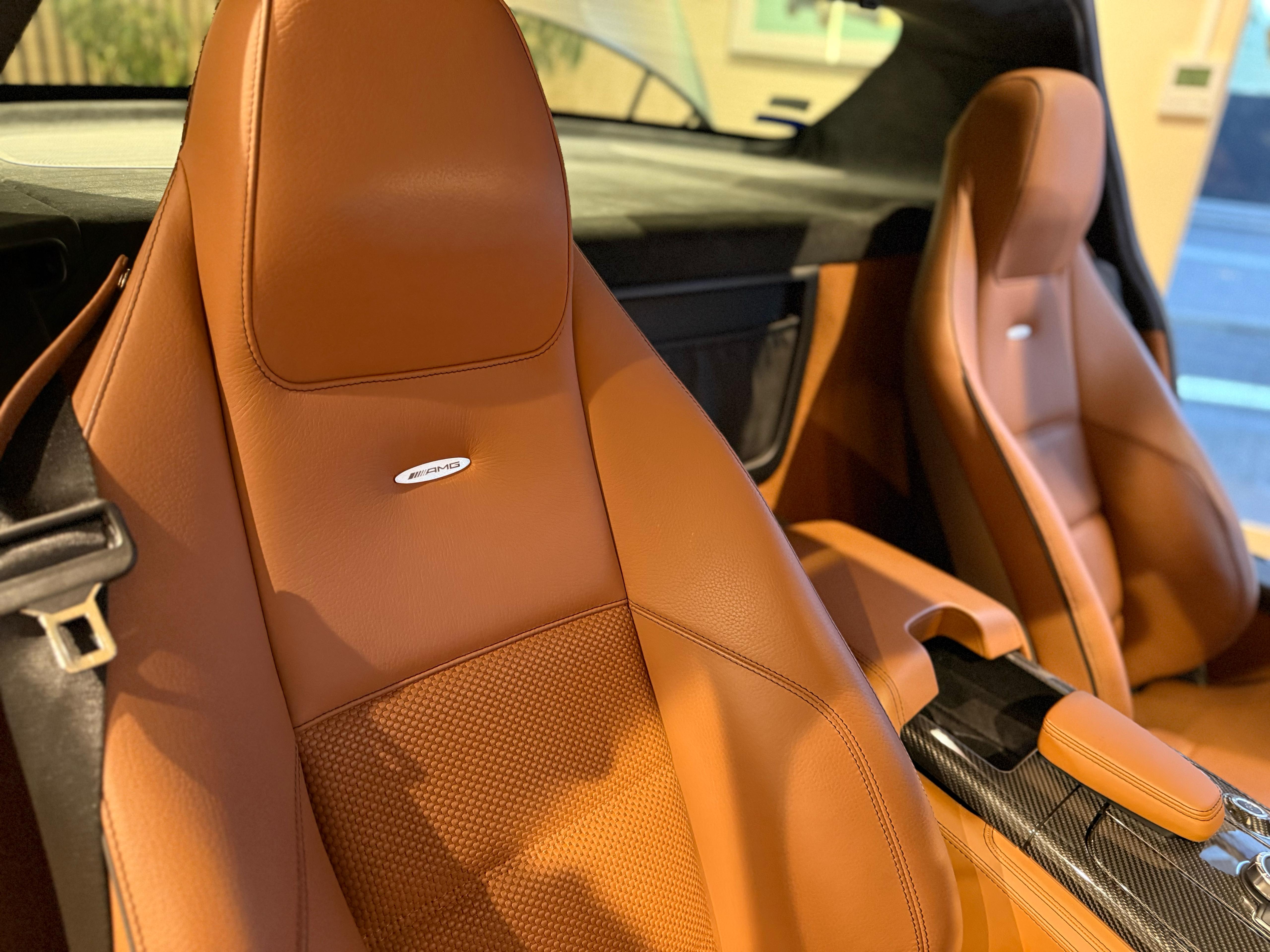 2011 Mercedes Benz SLS AMG — Photo 13 / 17