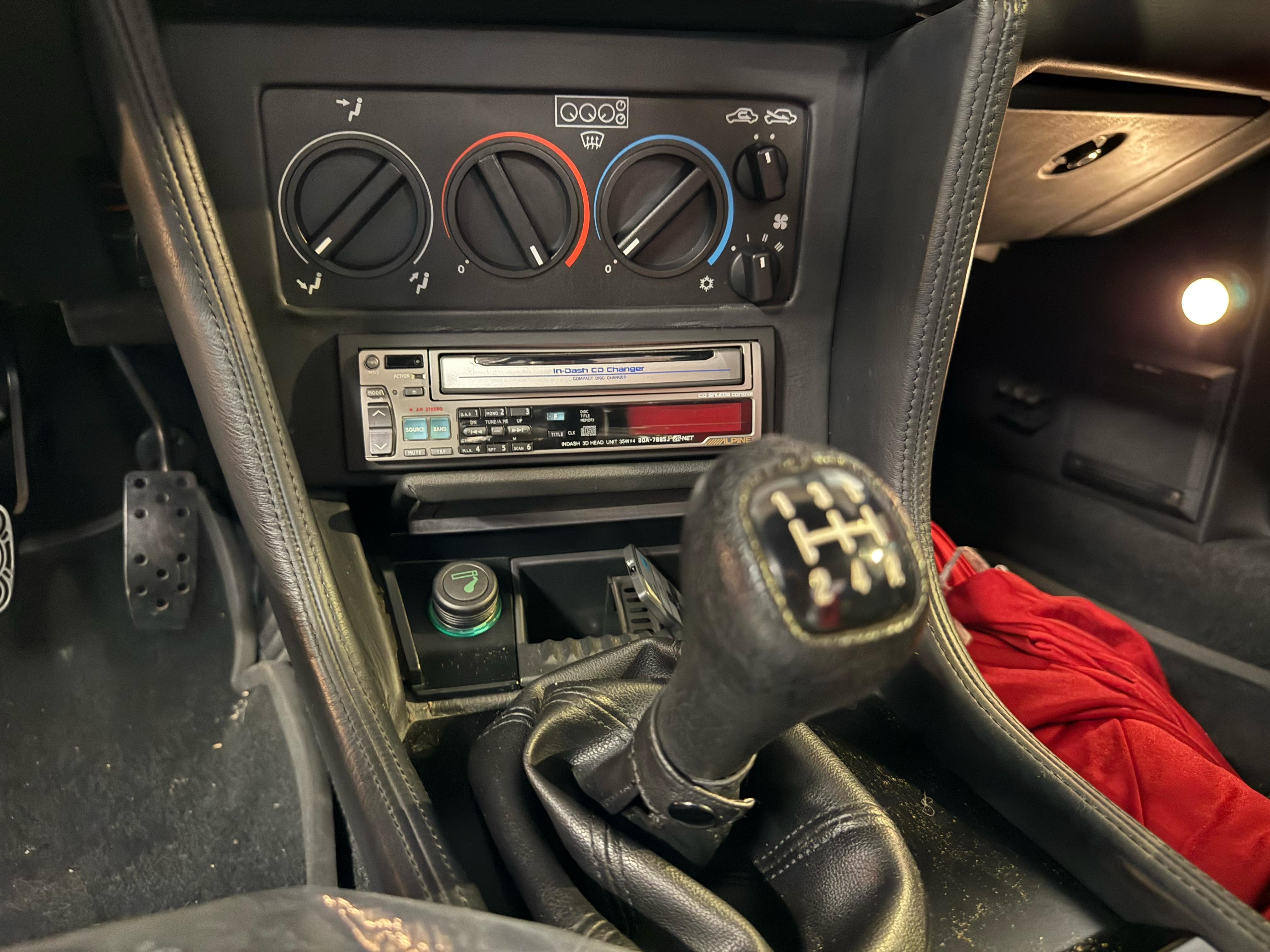 1993 Alfa Romeo RZ Limited Edition — Photo 8 / 16