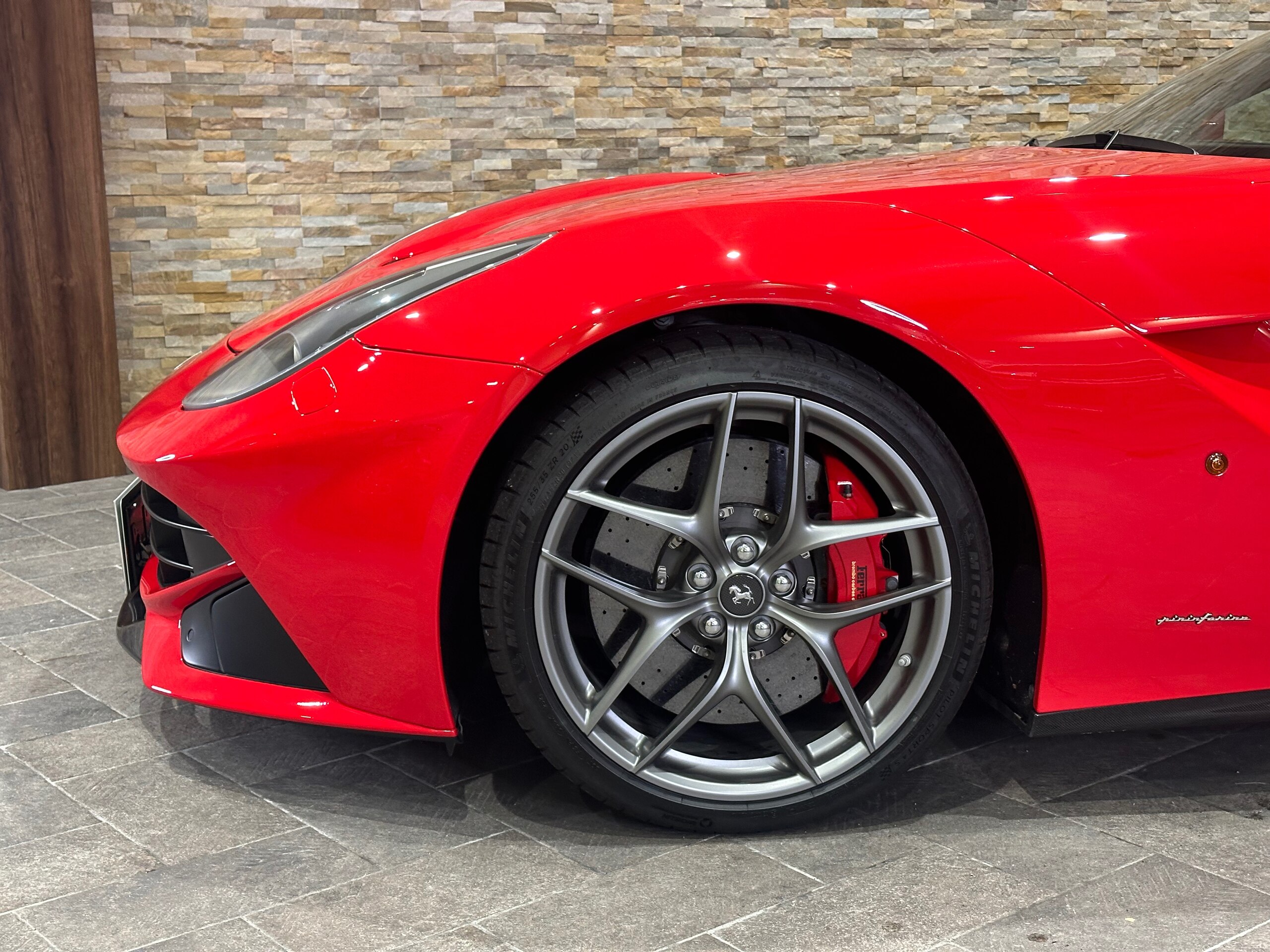 2013 Ferrari F12 Berlinetta — Photo 17 / 19