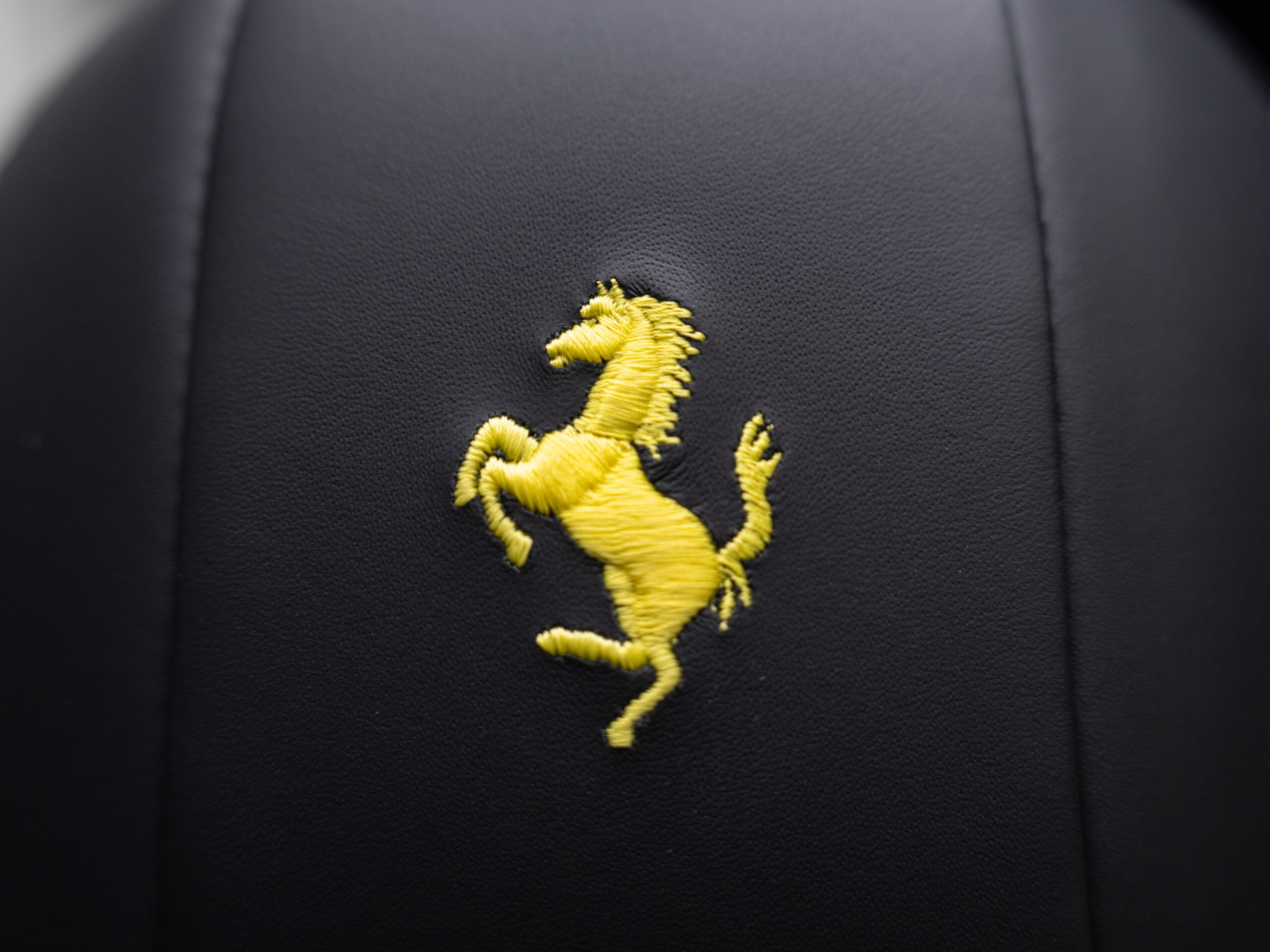 2023 Ferrari 812GTS — Photo 19 / 32