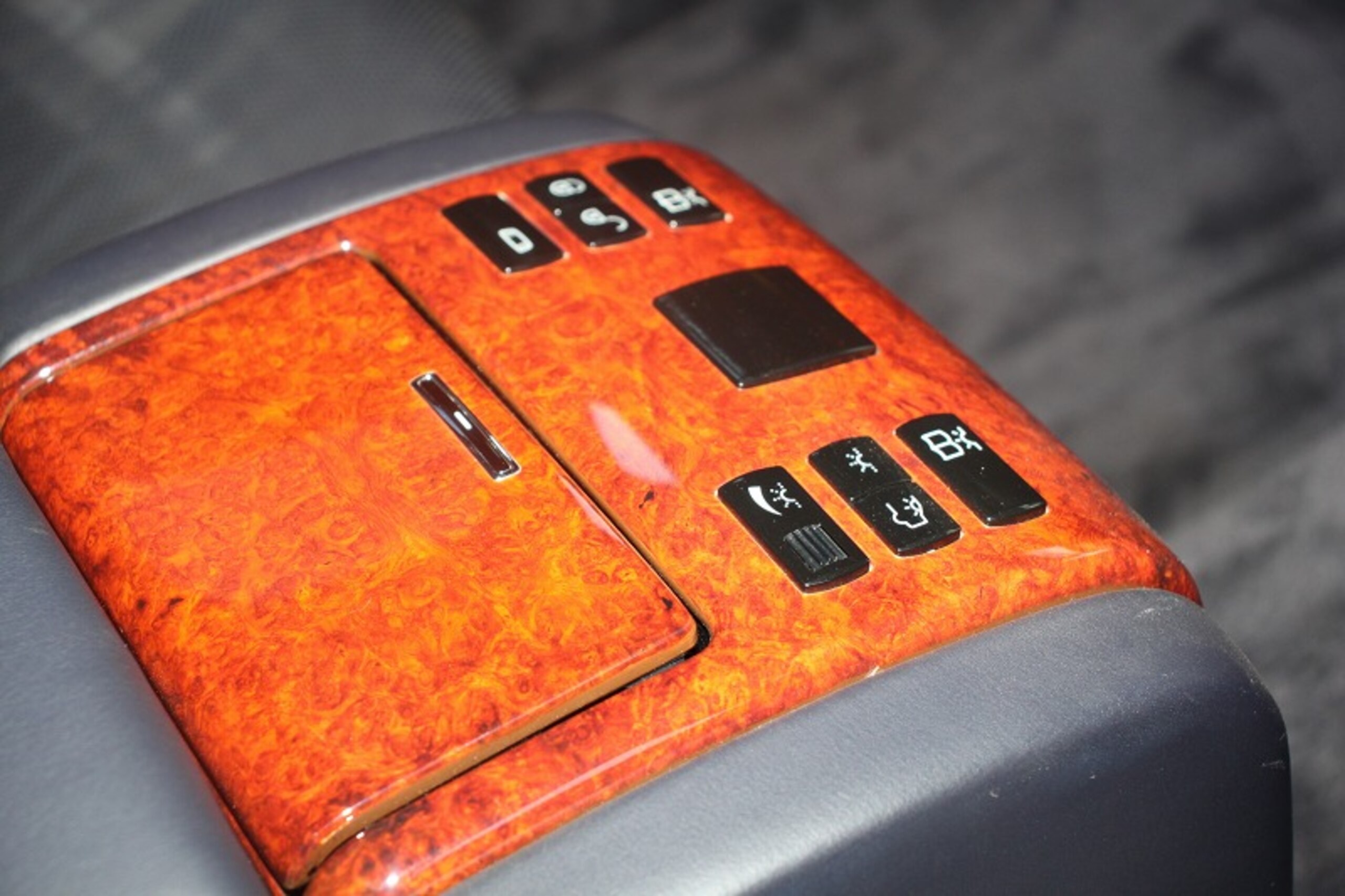 2005 Mercedes Benz Maybach 57 — Photo 26 / 33