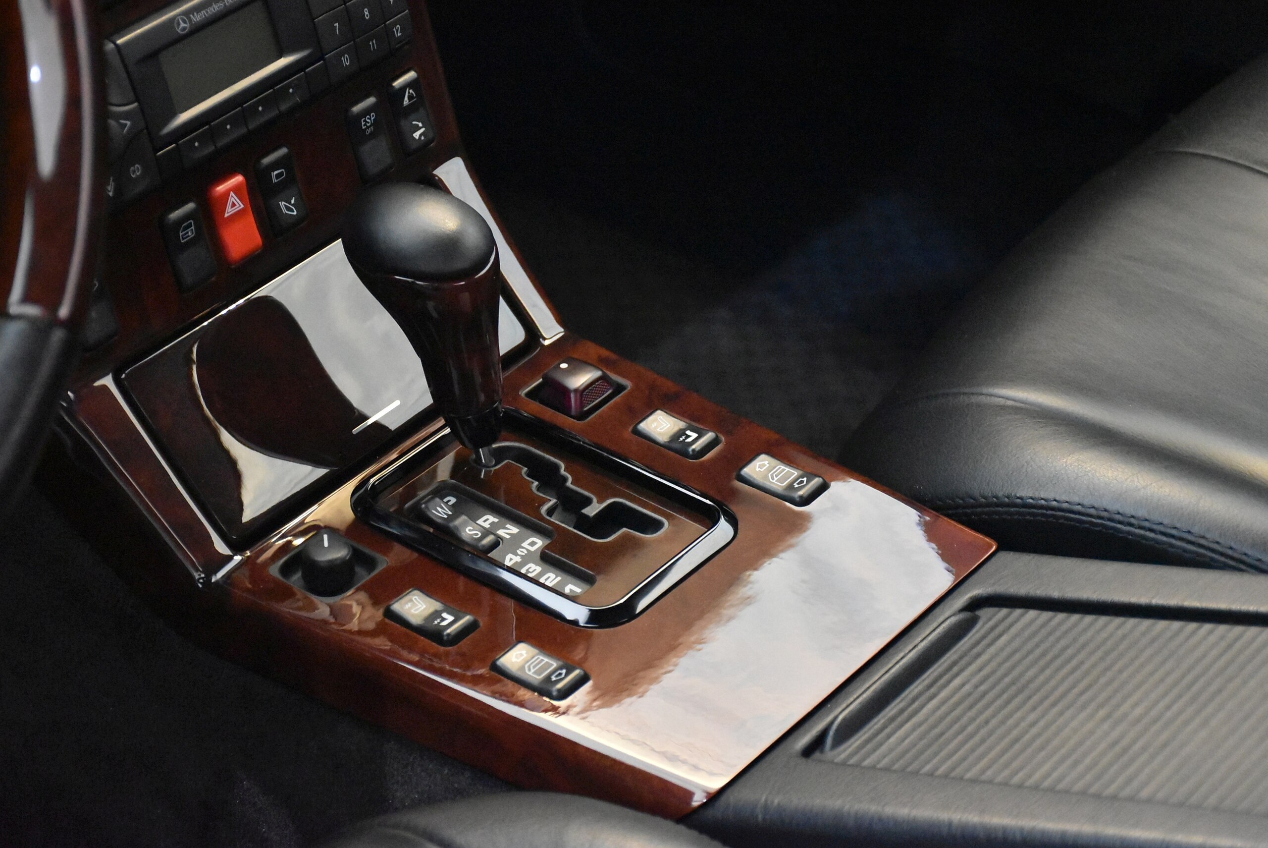 2000 Mercedes Benz SL500 — Photo 9 / 14
