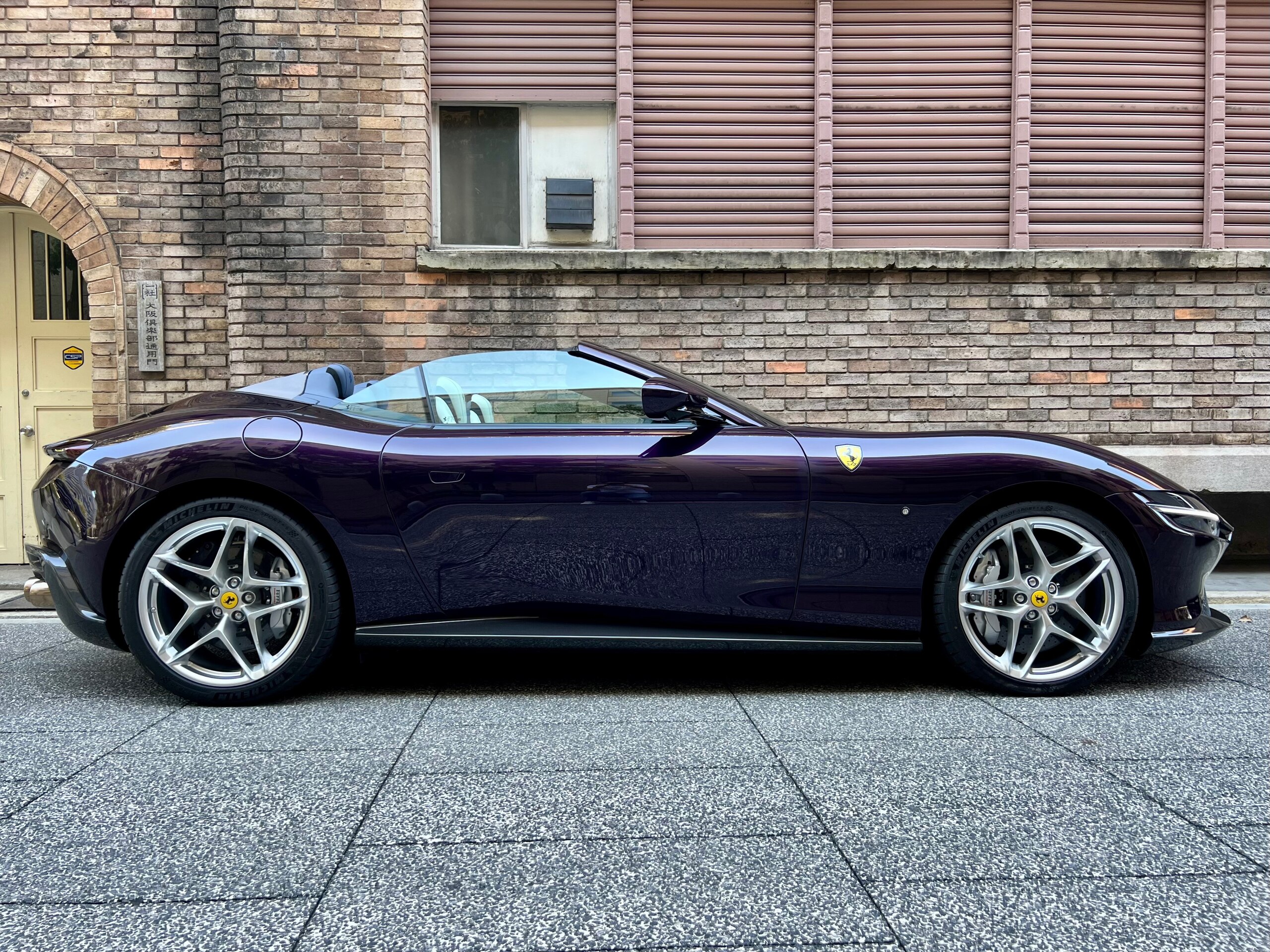 2024 Ferrari Roma Spider — Photo 13 / 44