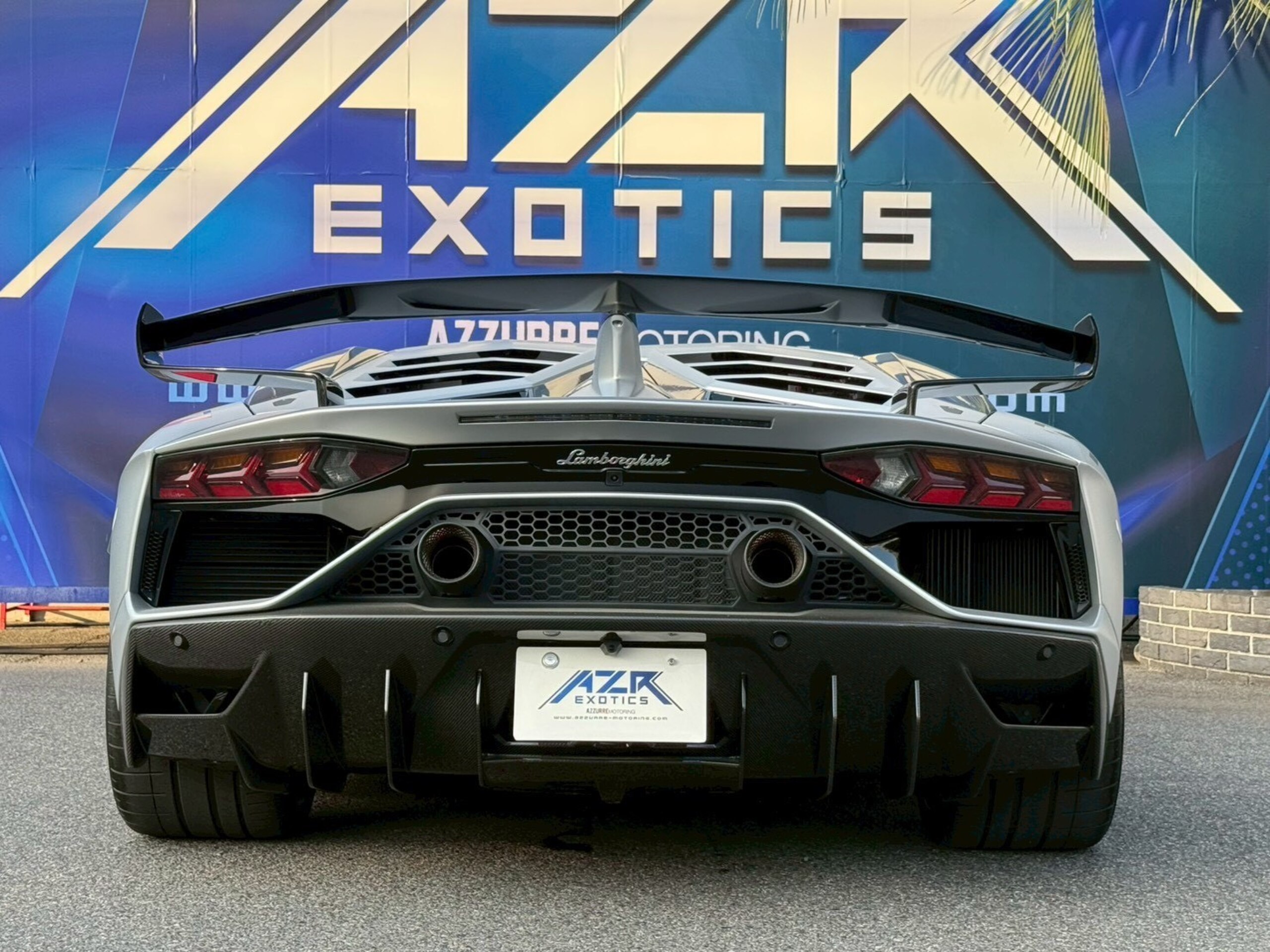 2019 Lamborghini Aventador SVJ — Photo 14 / 41