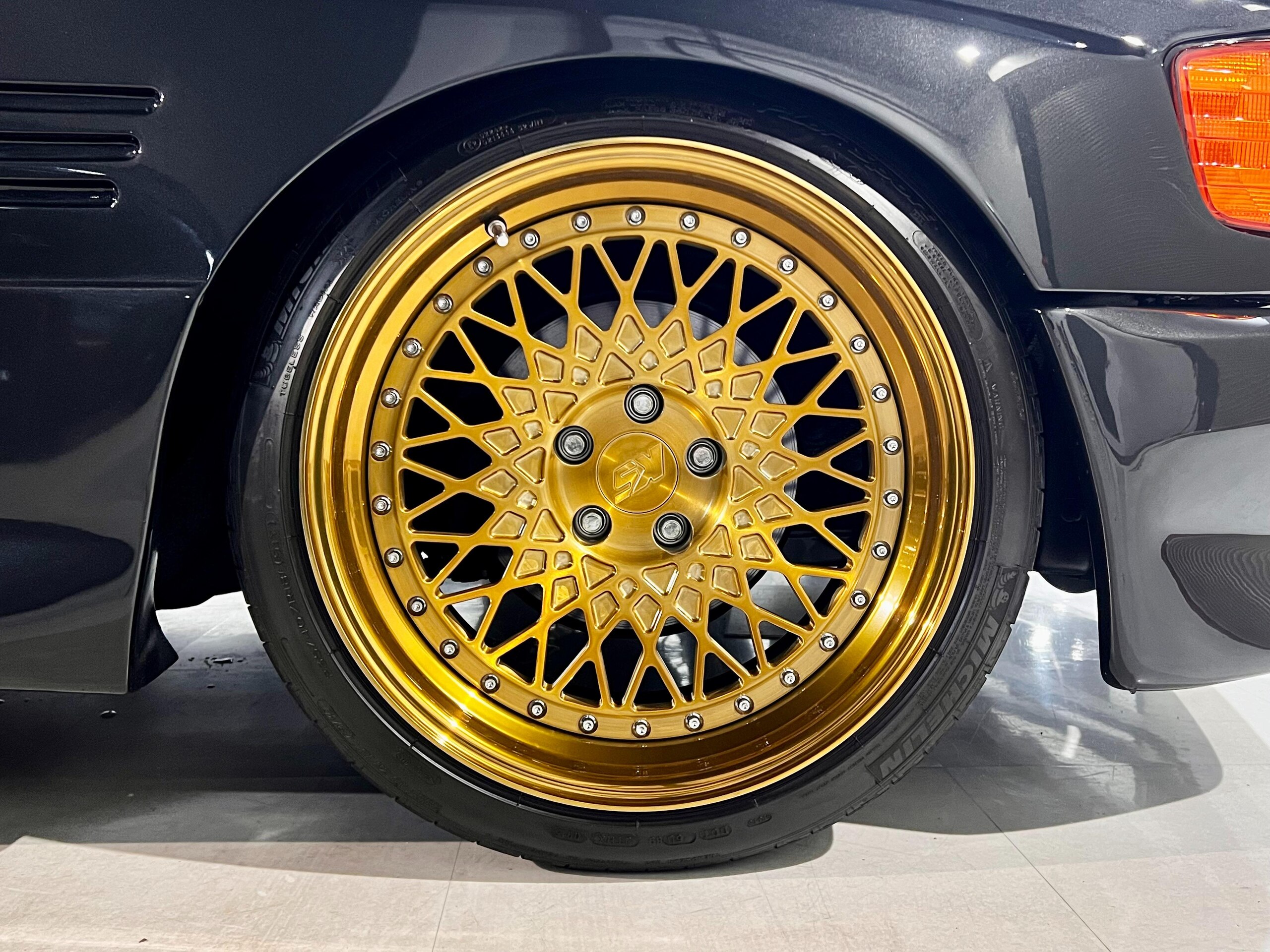 1989 Mercedes Benz 560SEC — Photo 17 / 19