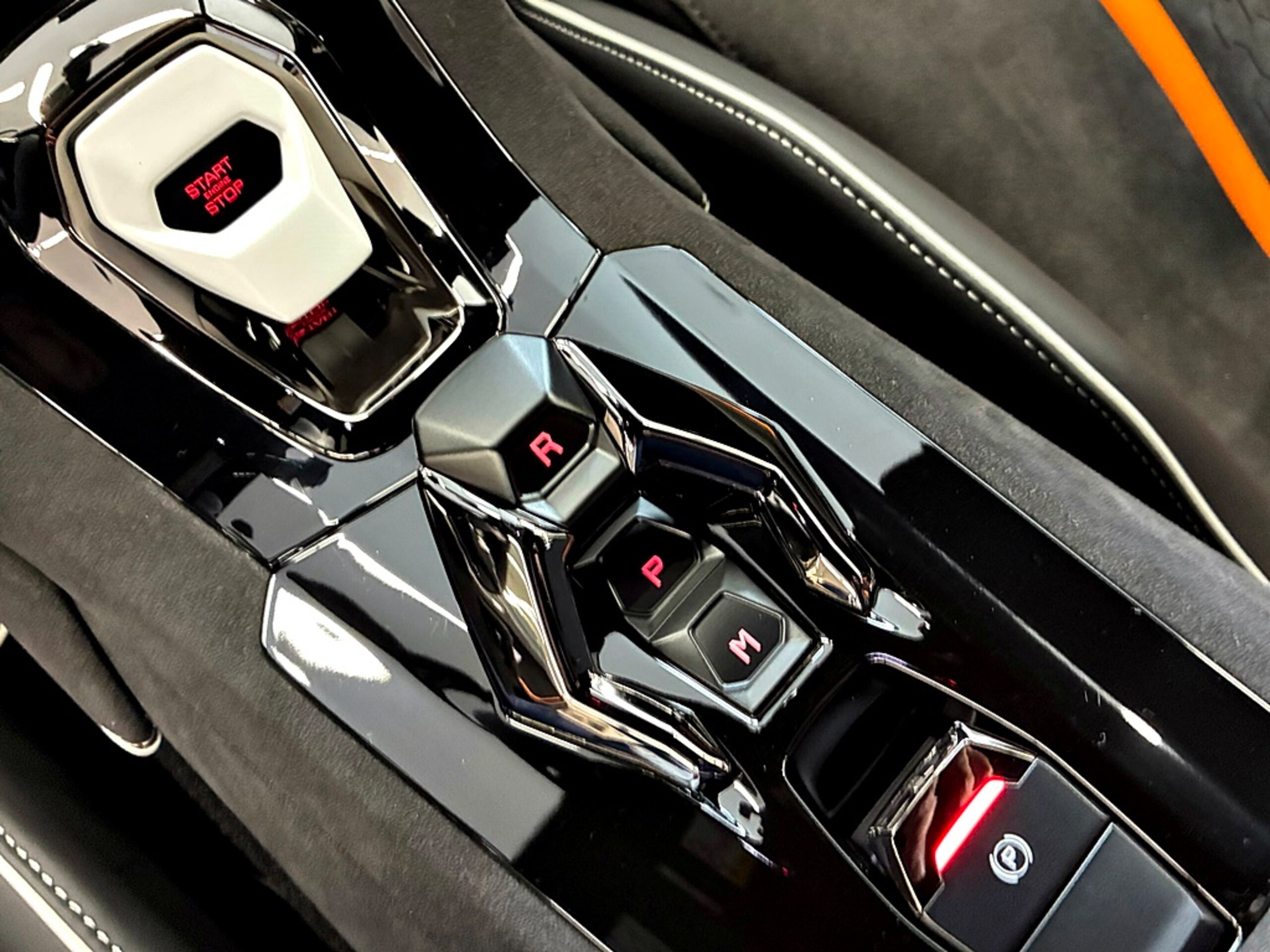 2024 Lamborghini Huracán Sterrato — Photo 11 / 16