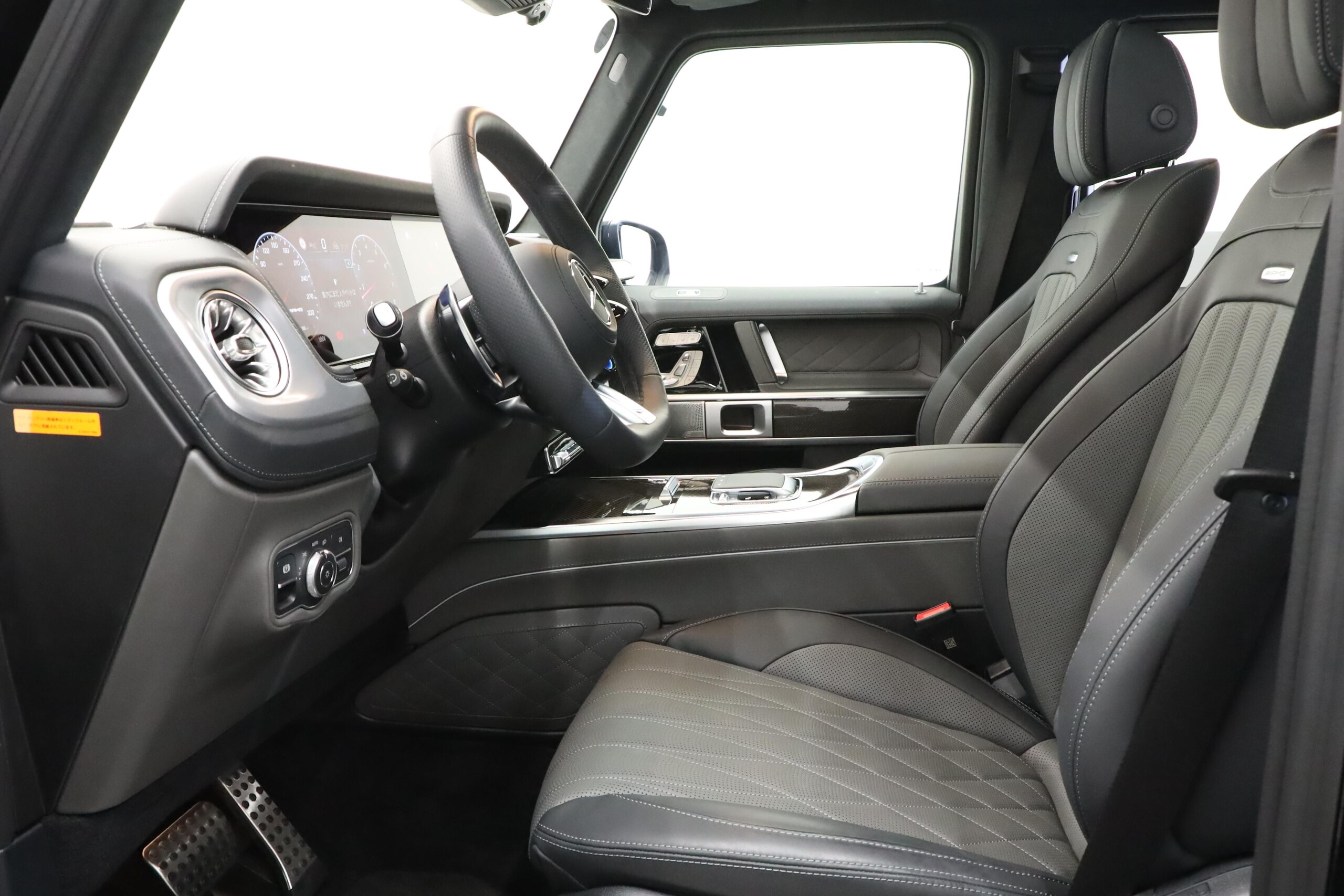 2024 Mercedes Benz G63 AMG — Photo 9 / 28
