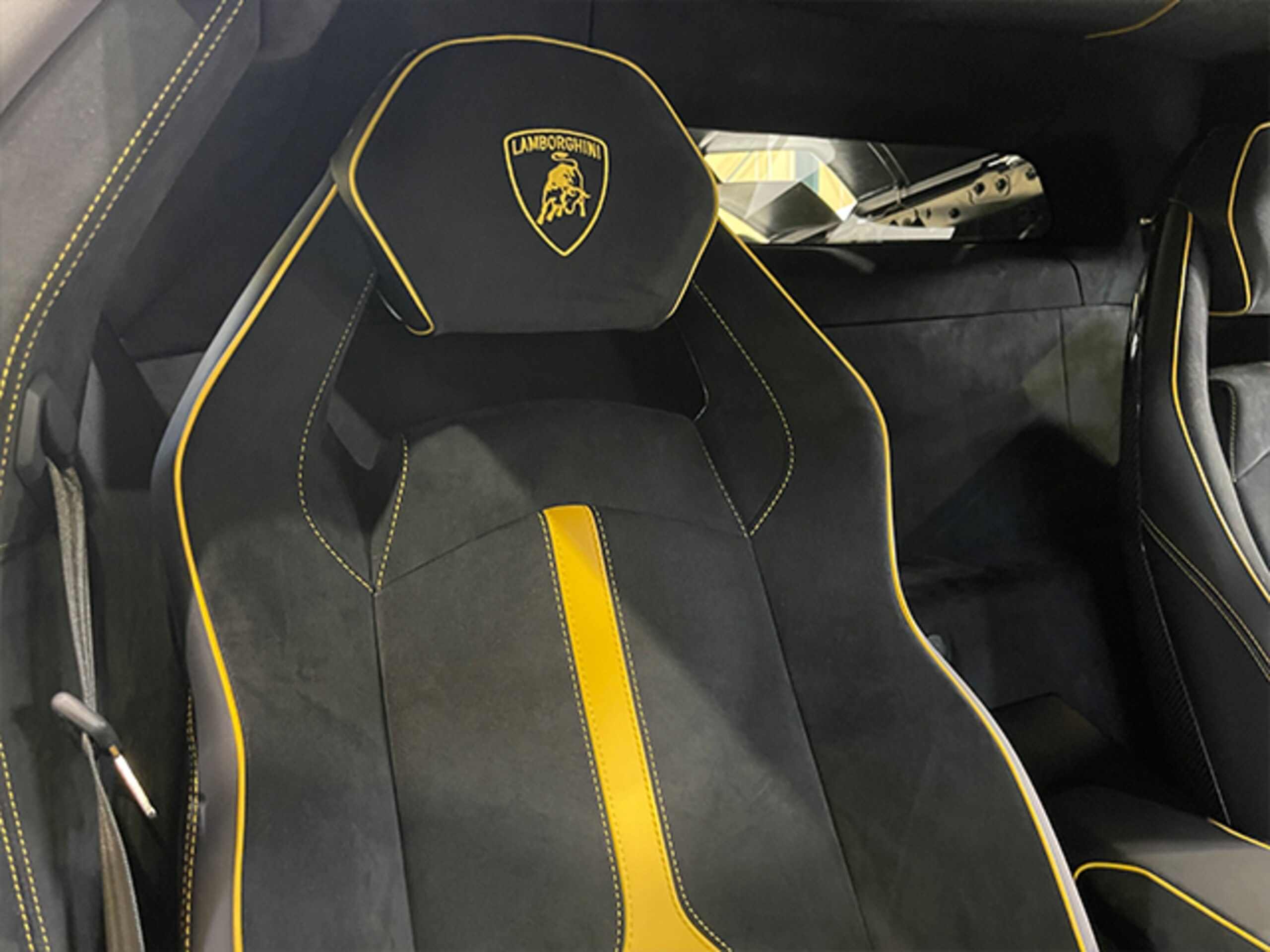 2019 Lamborghini Aventador SVJ — Photo 7 / 22