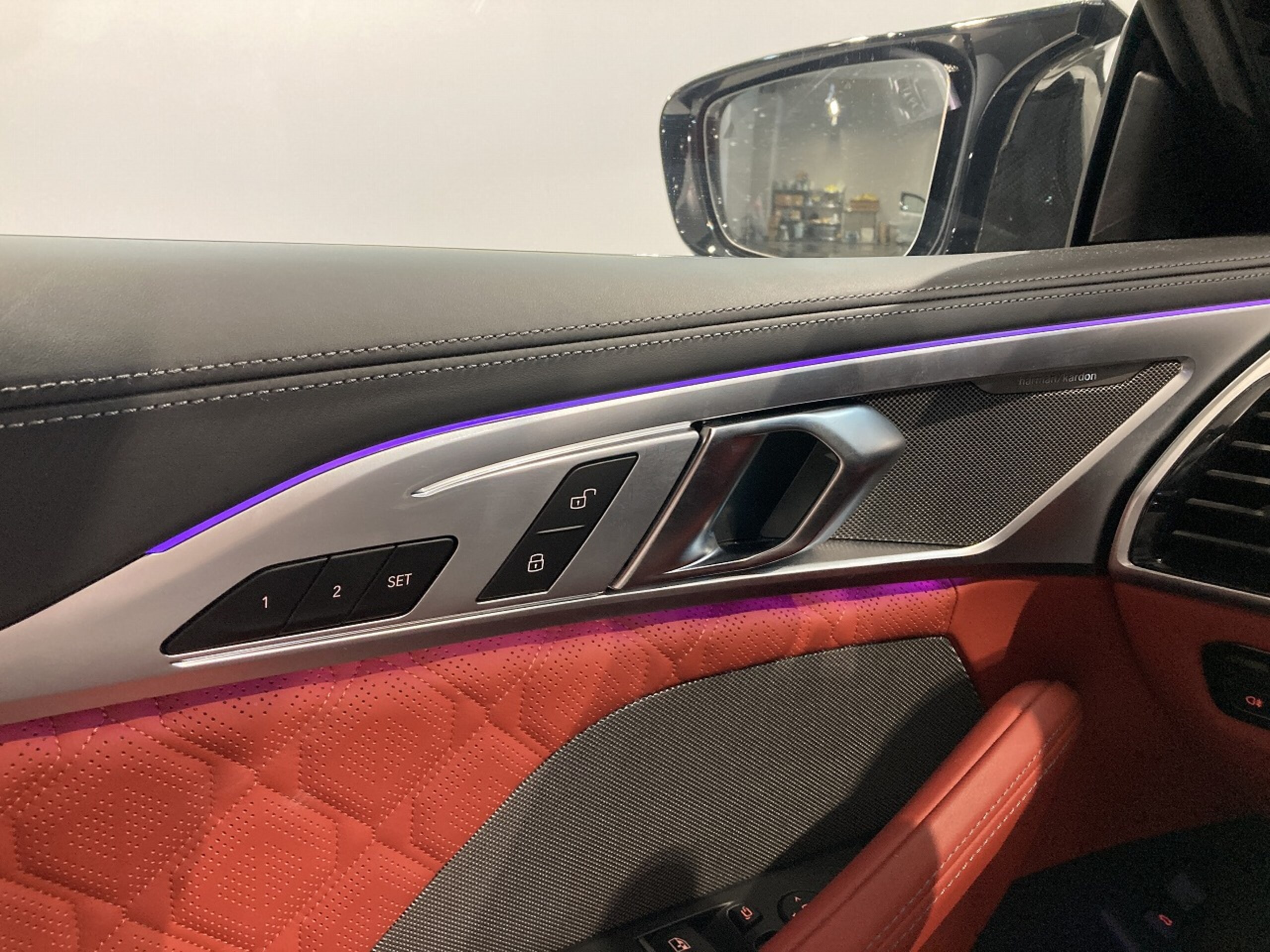 2020 BMW M8 Competition — Photo 15 / 17
