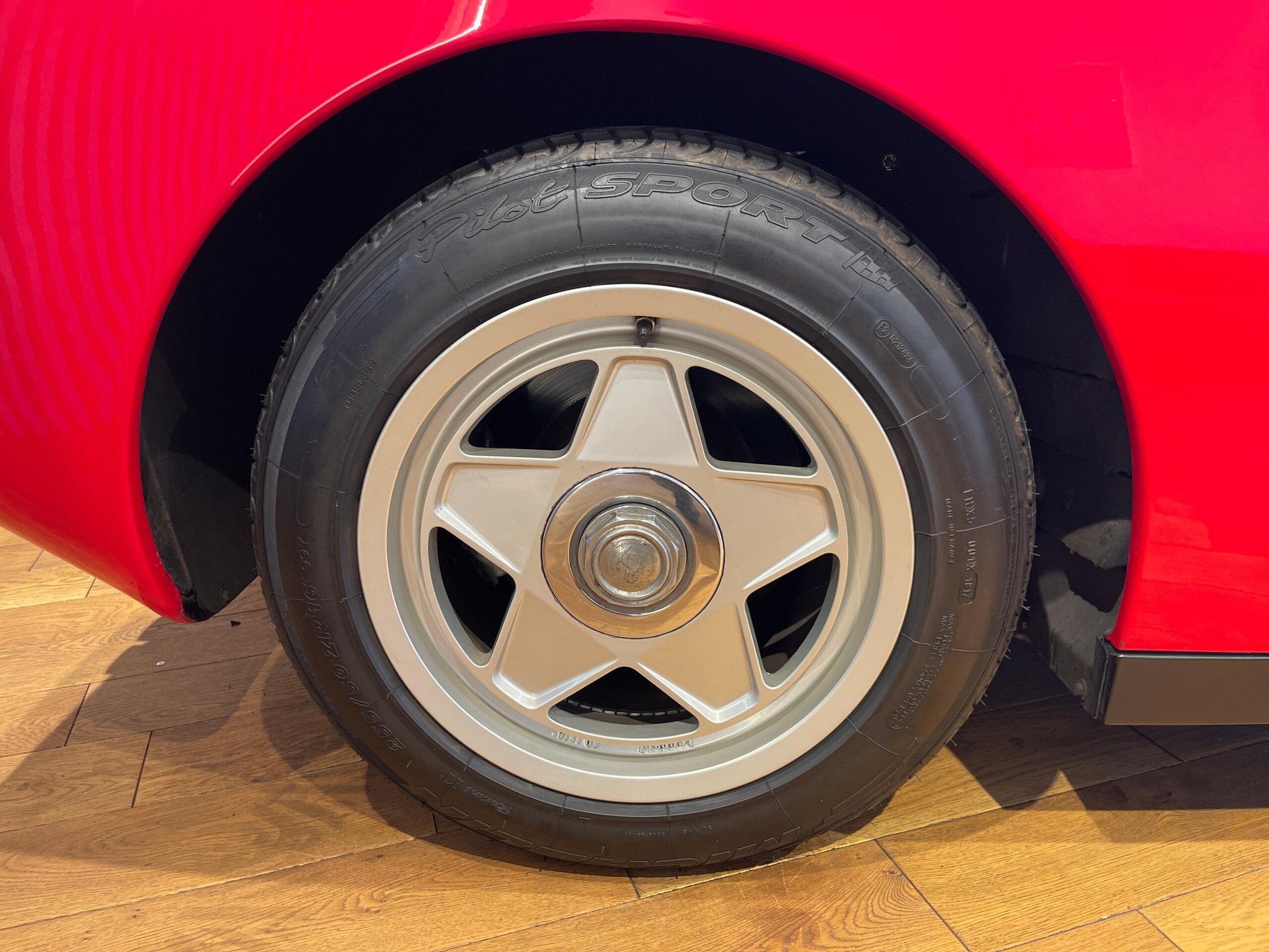 1988 Ferrari Testarossa — Photo 19 / 21