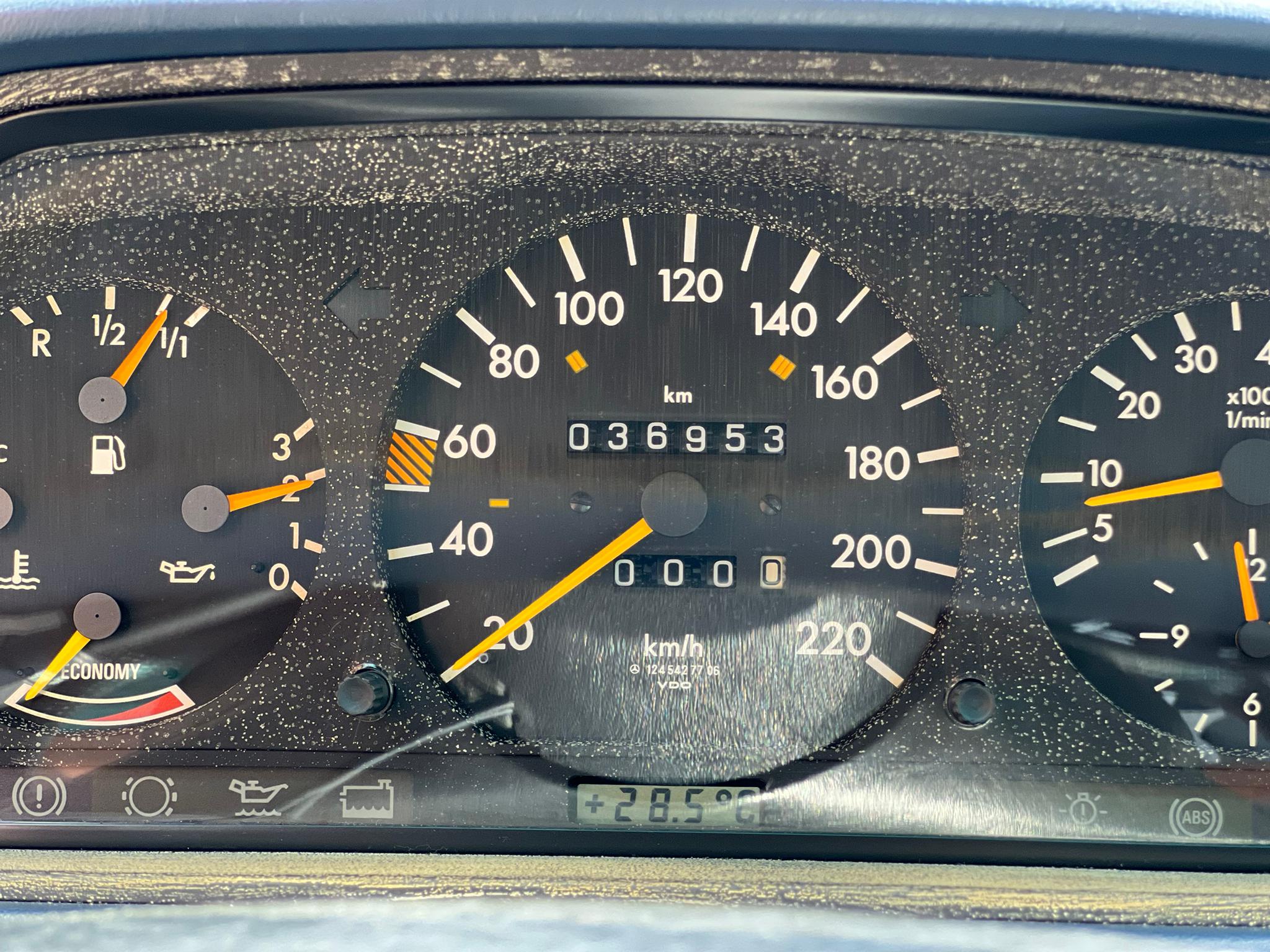 1988 Mercedes Benz 230E — Photo 10 / 29