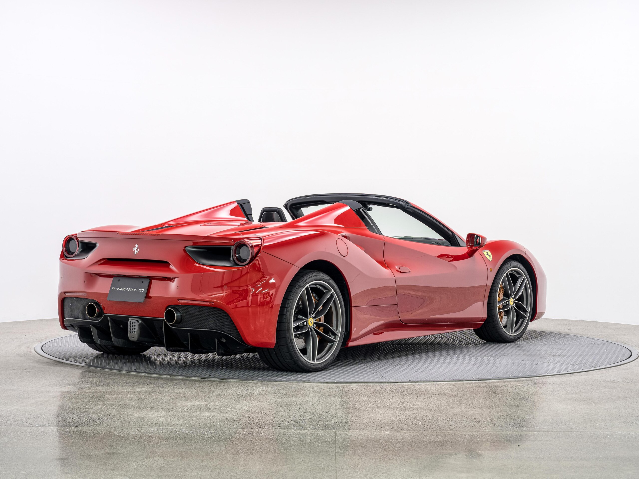 2016 Ferrari 488 Spider — Photo 16 / 30